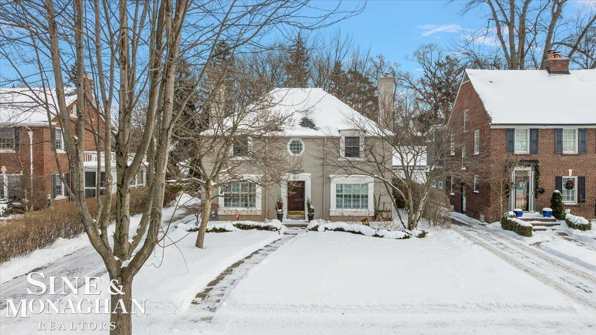 614 Rivard Boulevard