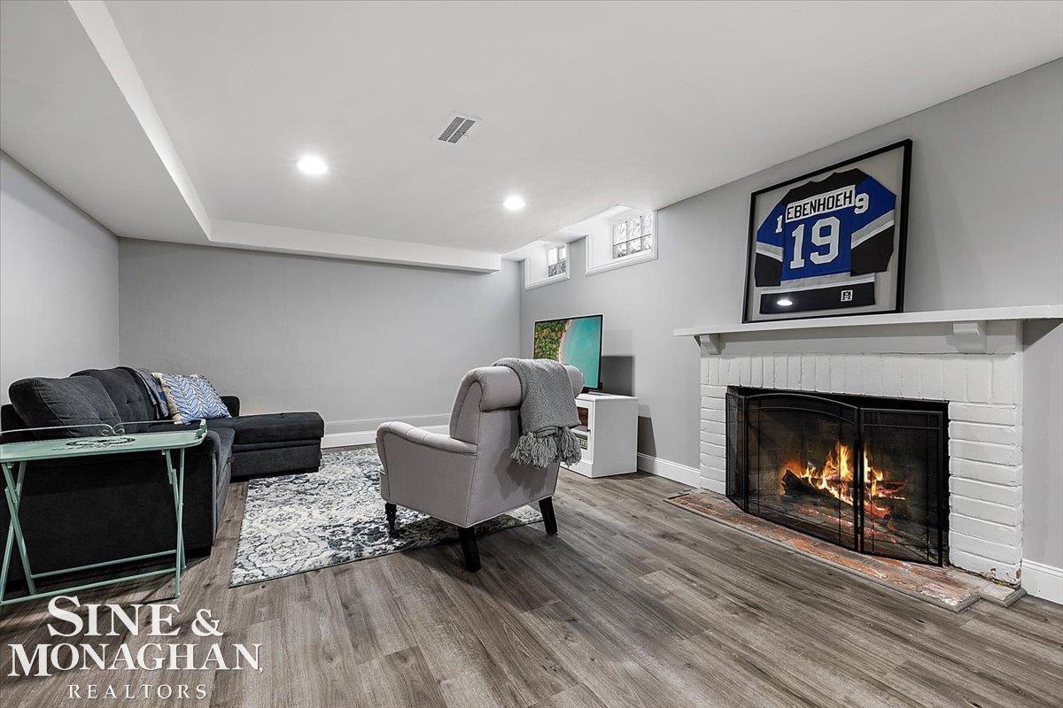 614 Rivard Boulevard