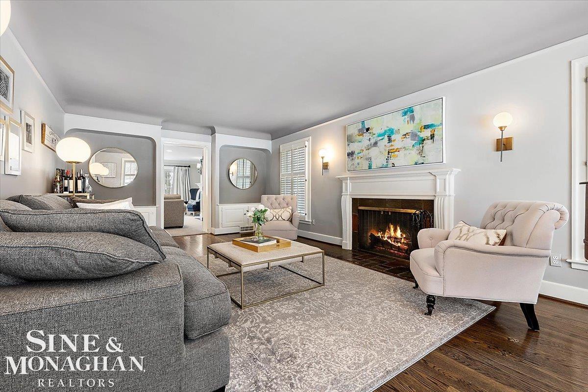 614 Rivard Boulevard