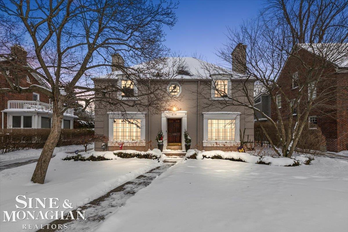 614 Rivard Boulevard