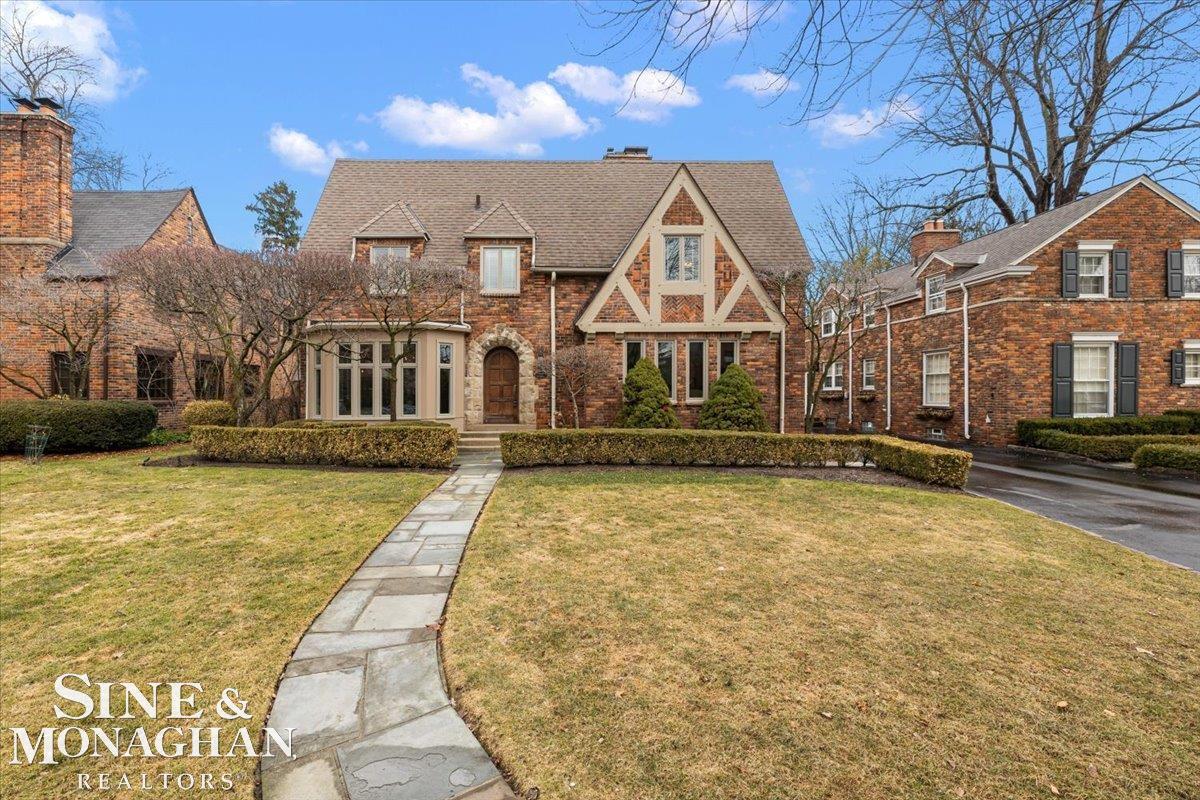 122 Moran Road
