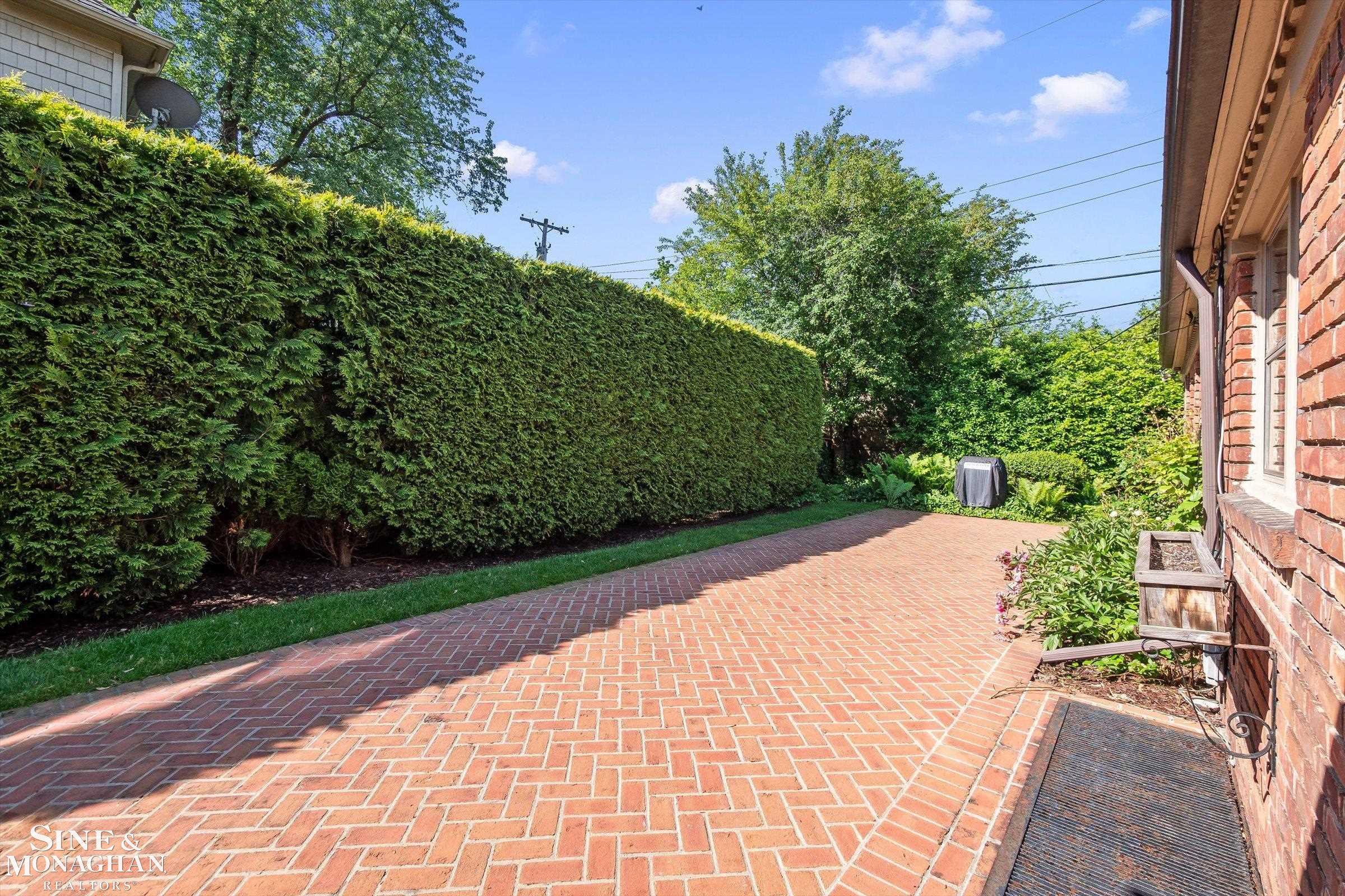 1023 Harvard Road