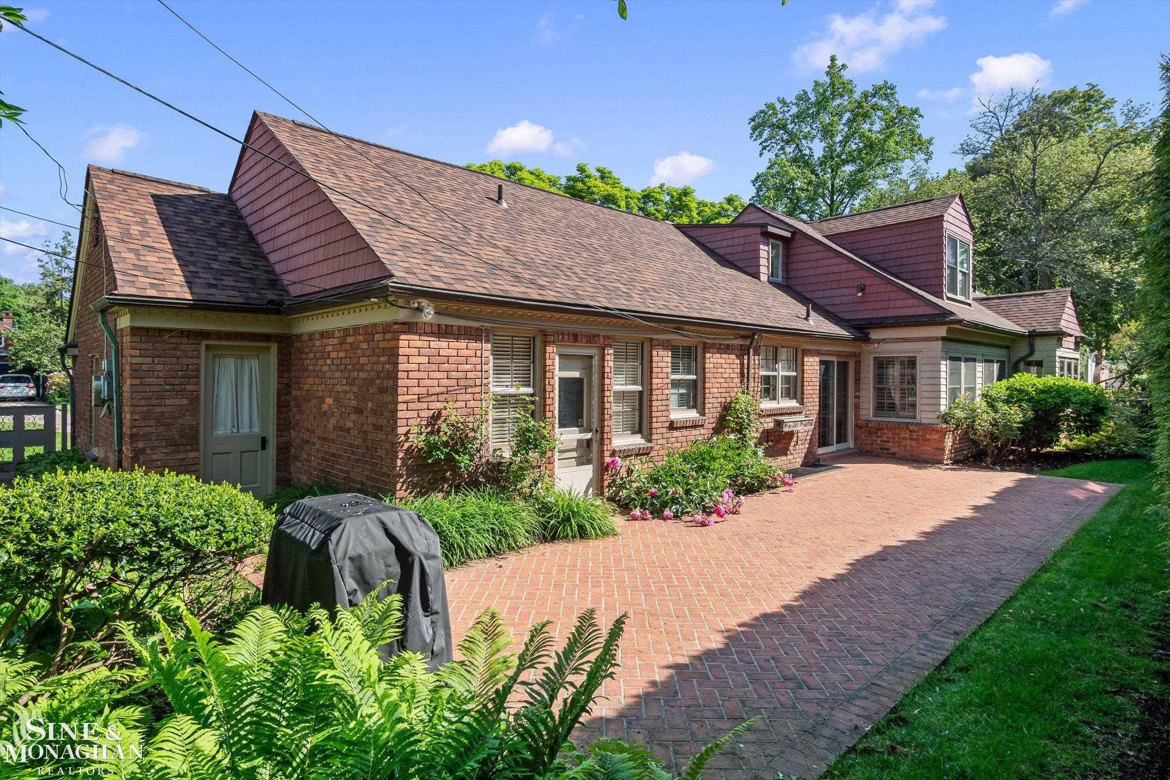 1023 Harvard Road
