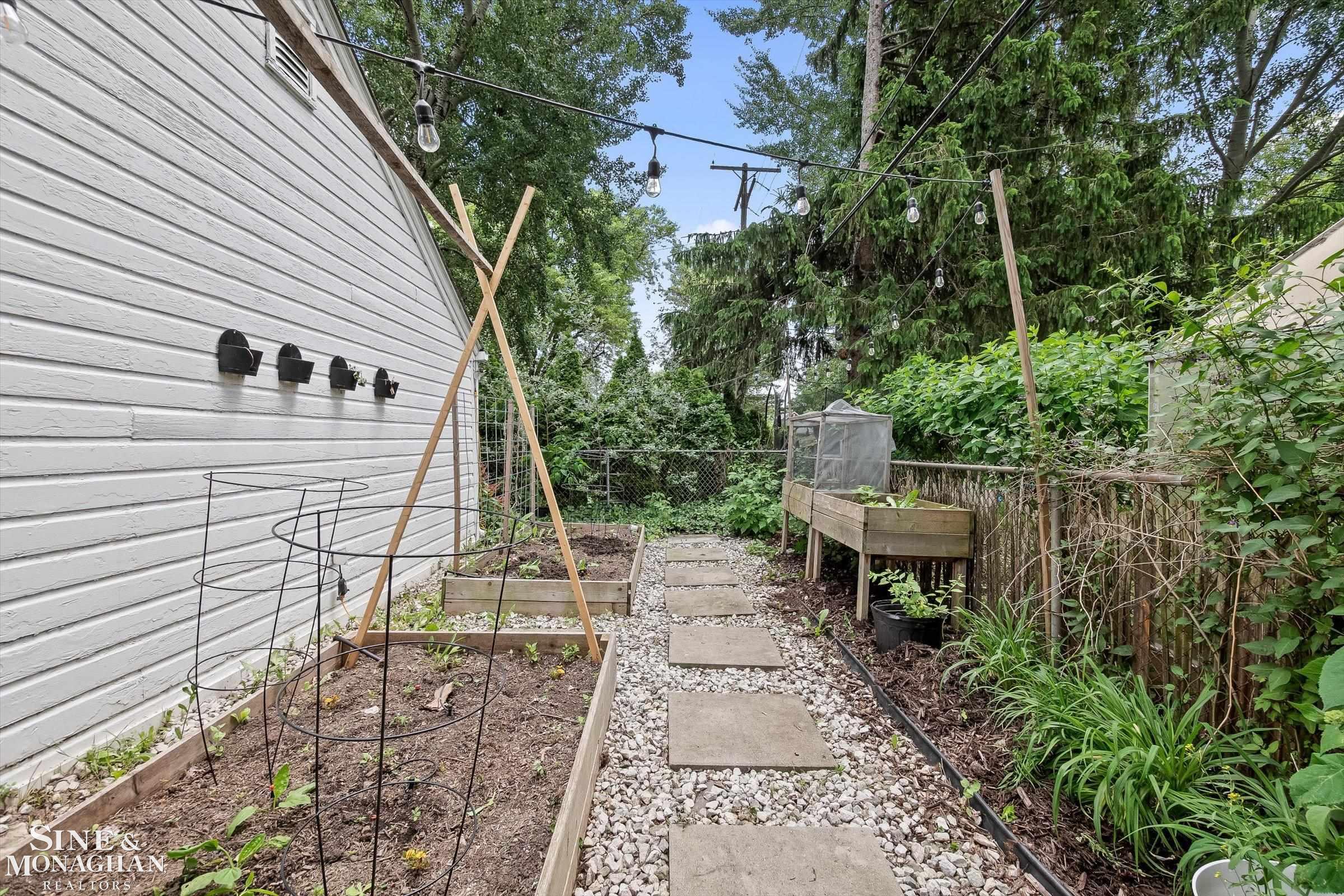 440 Colonial Court