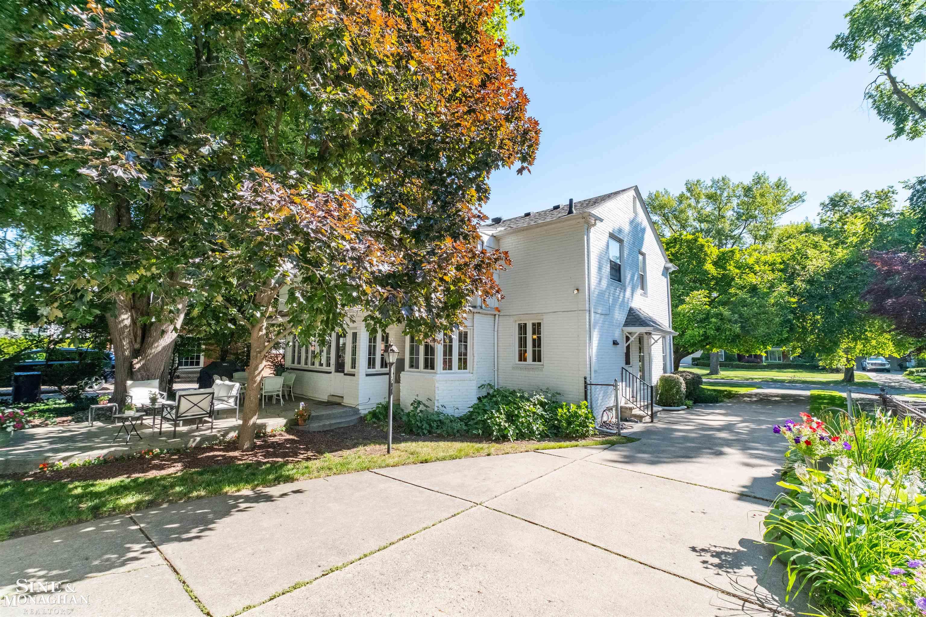 1021 Whittier Road