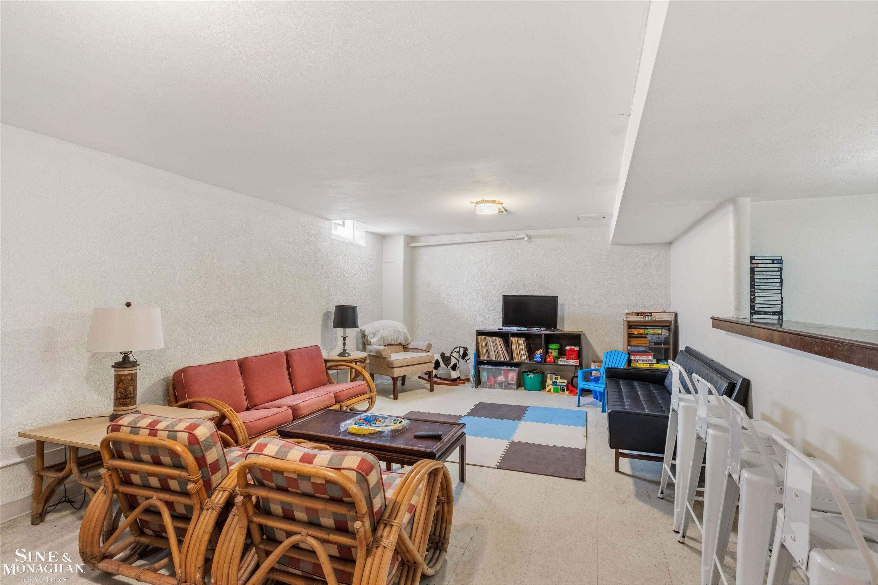 1021 Whittier Road