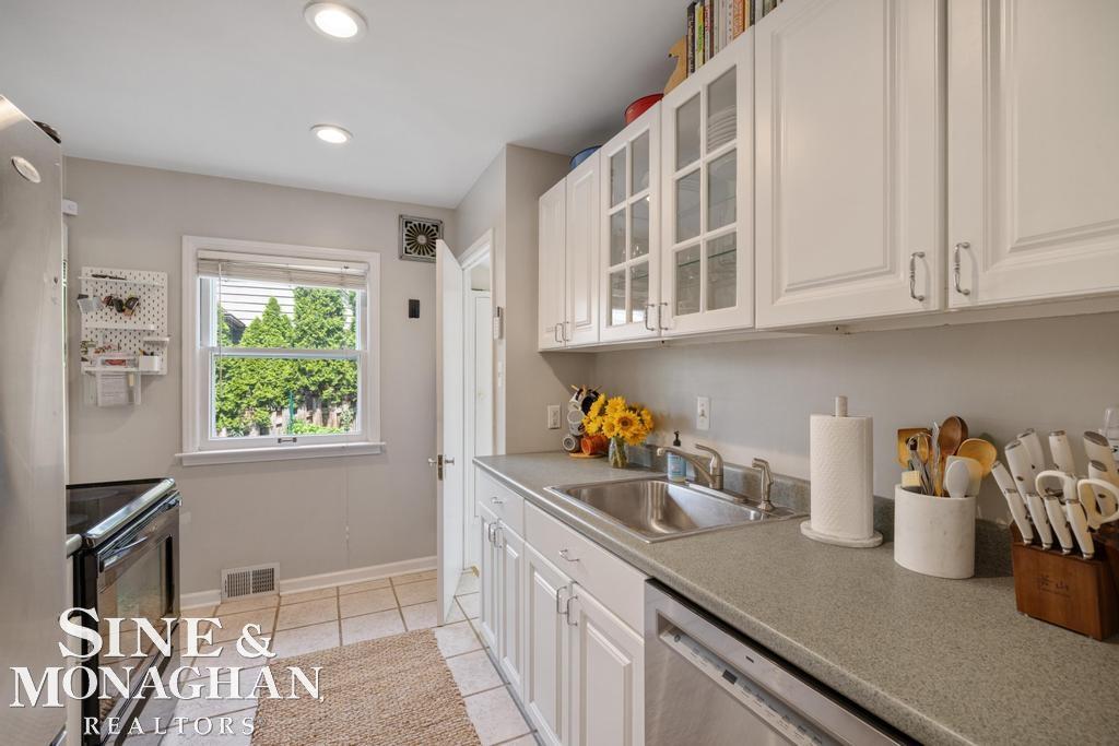 430 Touraine Road
