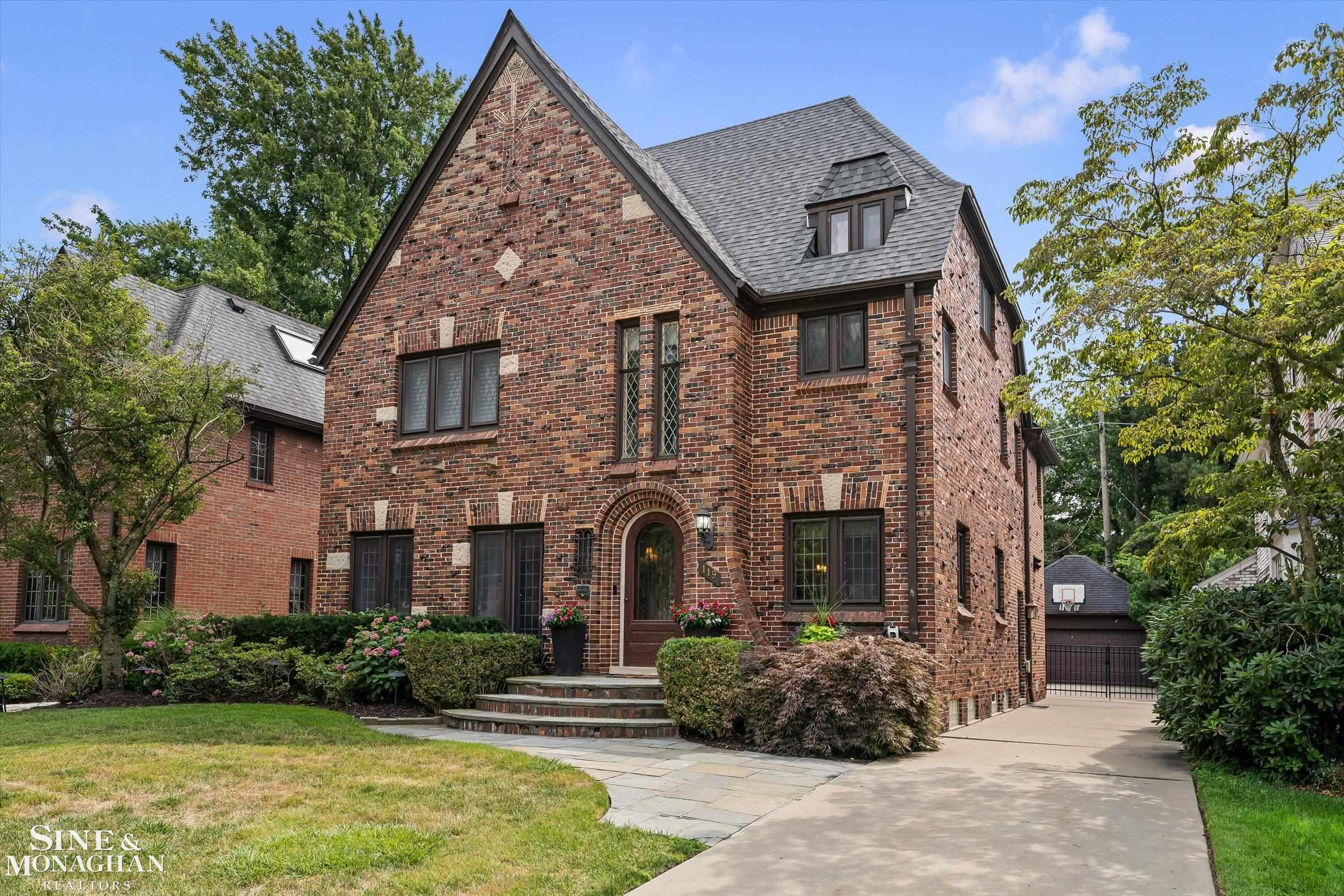 119 Moran Road