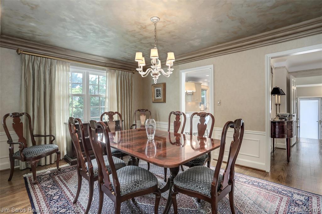 51 Lochmoor Boulevard