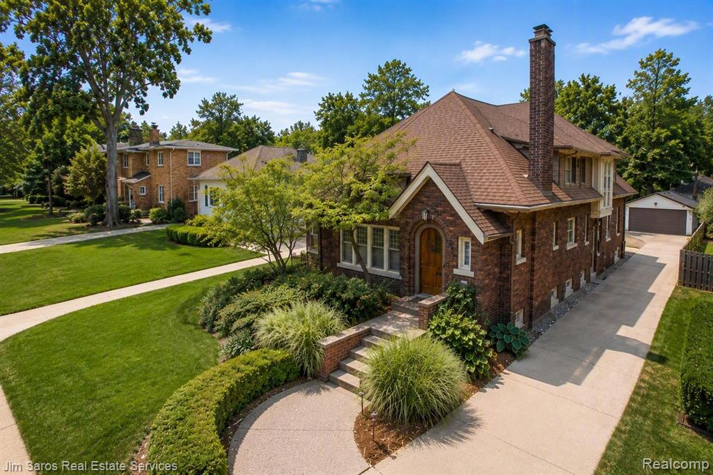 637 Washington Road