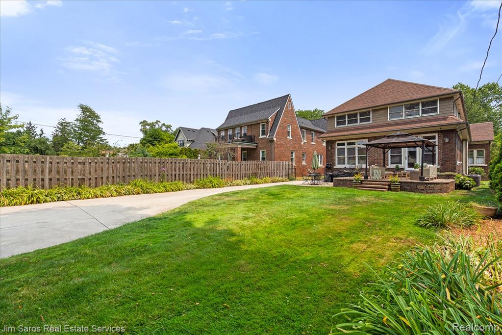 637 Washington Road