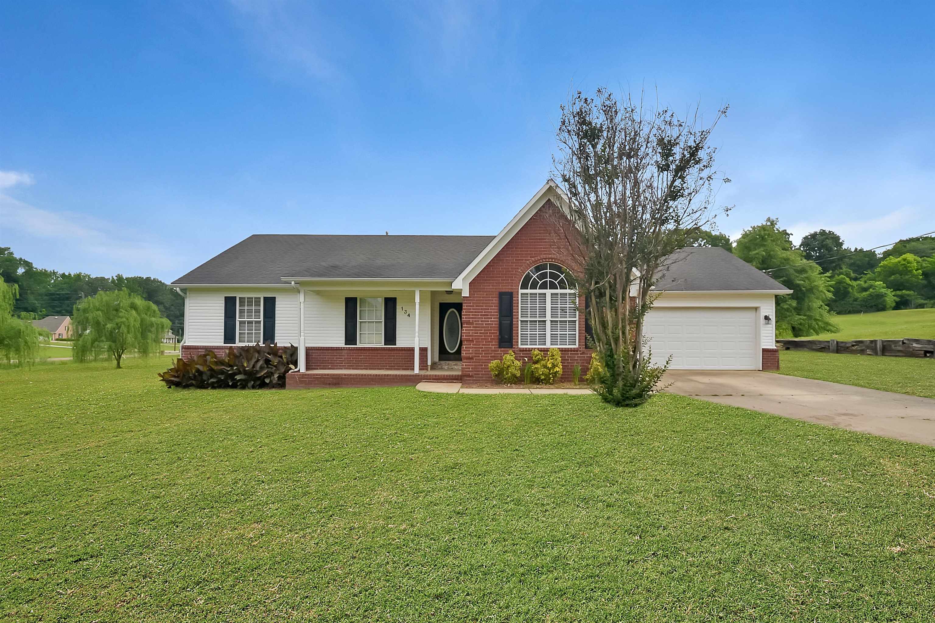 134 CHEROKEE HILLS LN