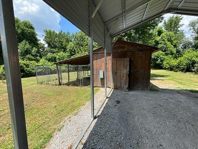 186 KINCAID DR