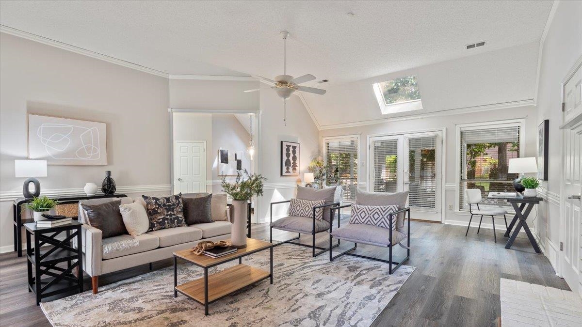 8665 CHRIS SUZANNE CIR