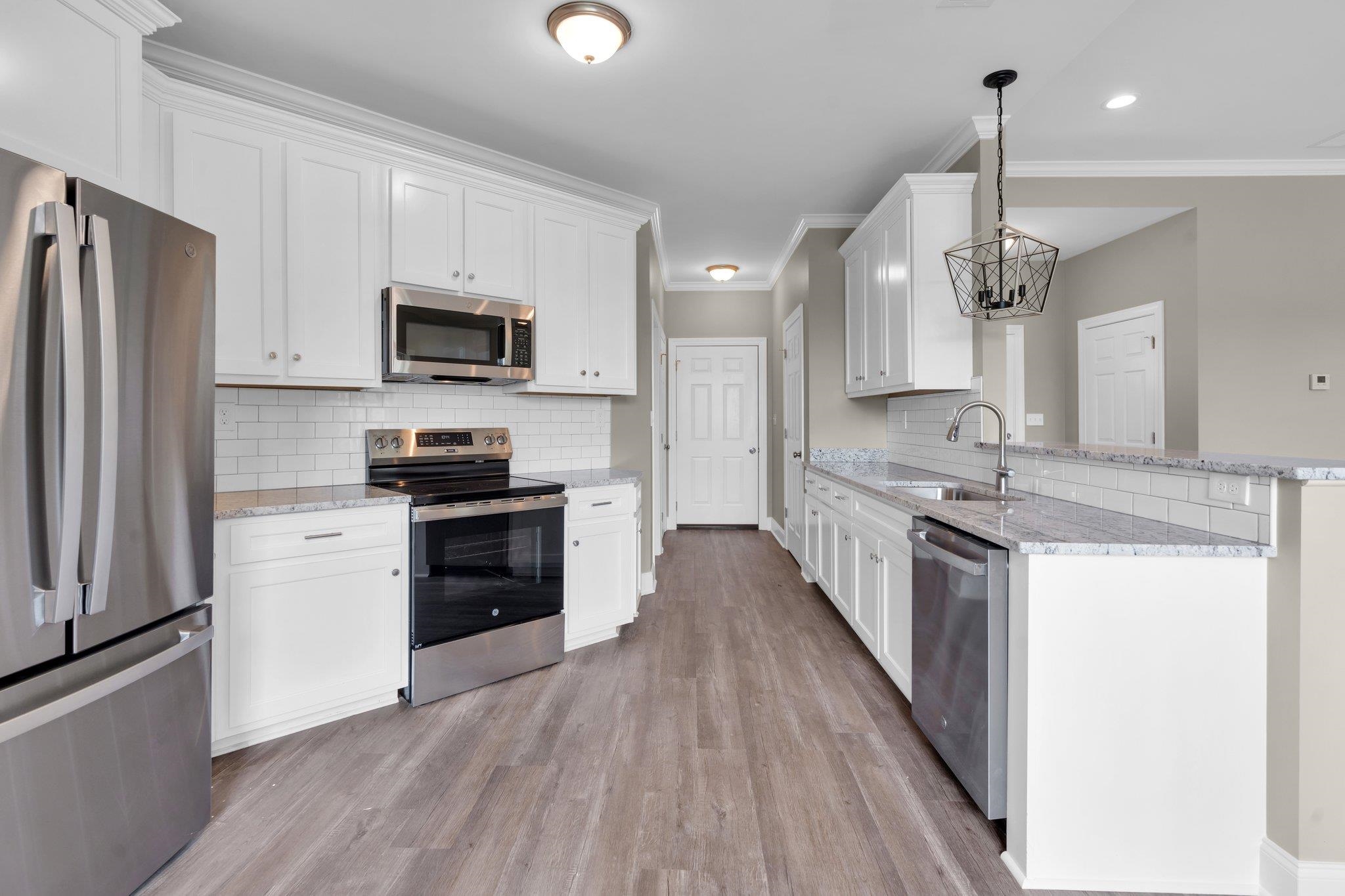 21 MABEL LN