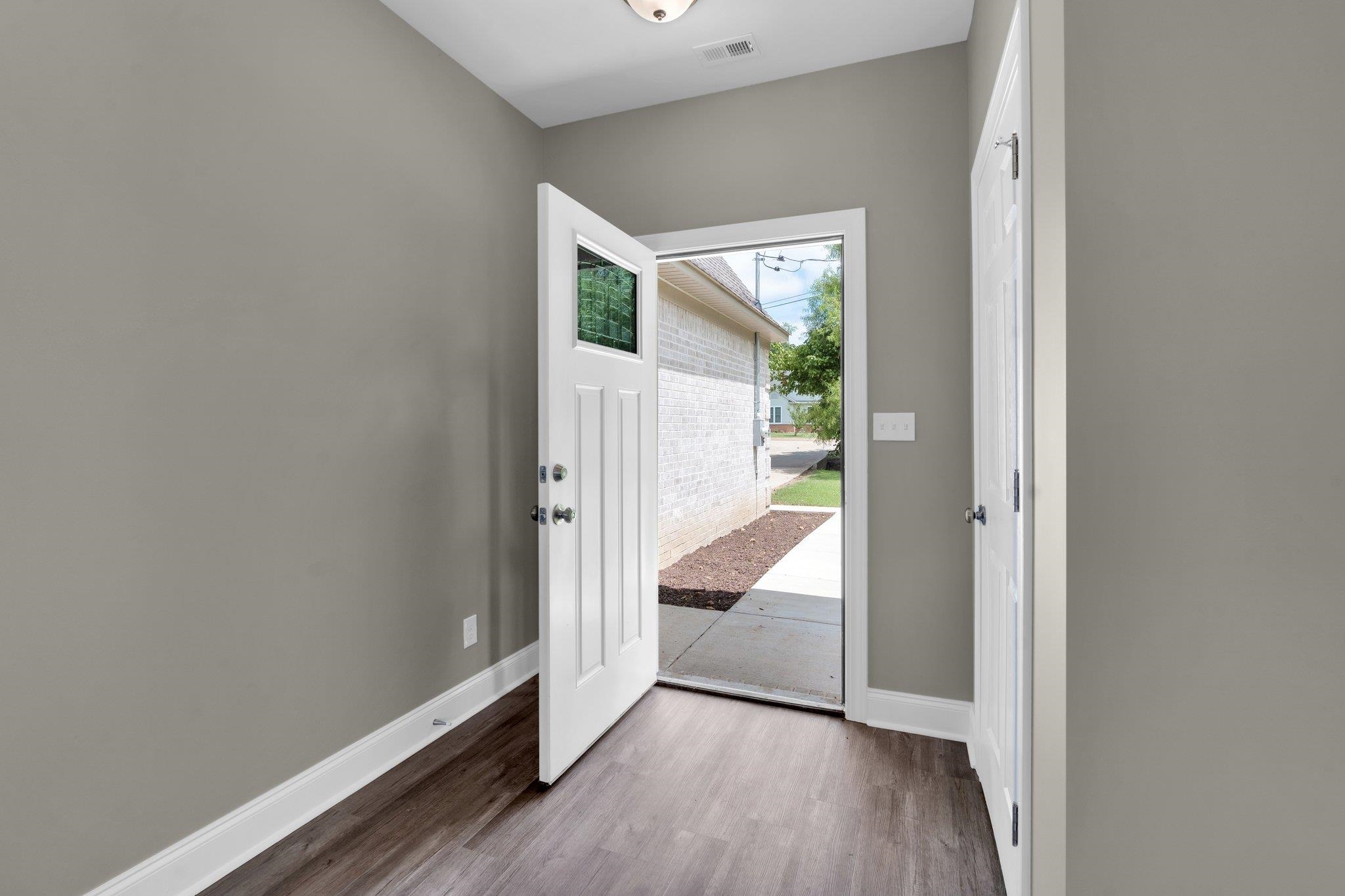 21 MABEL LN