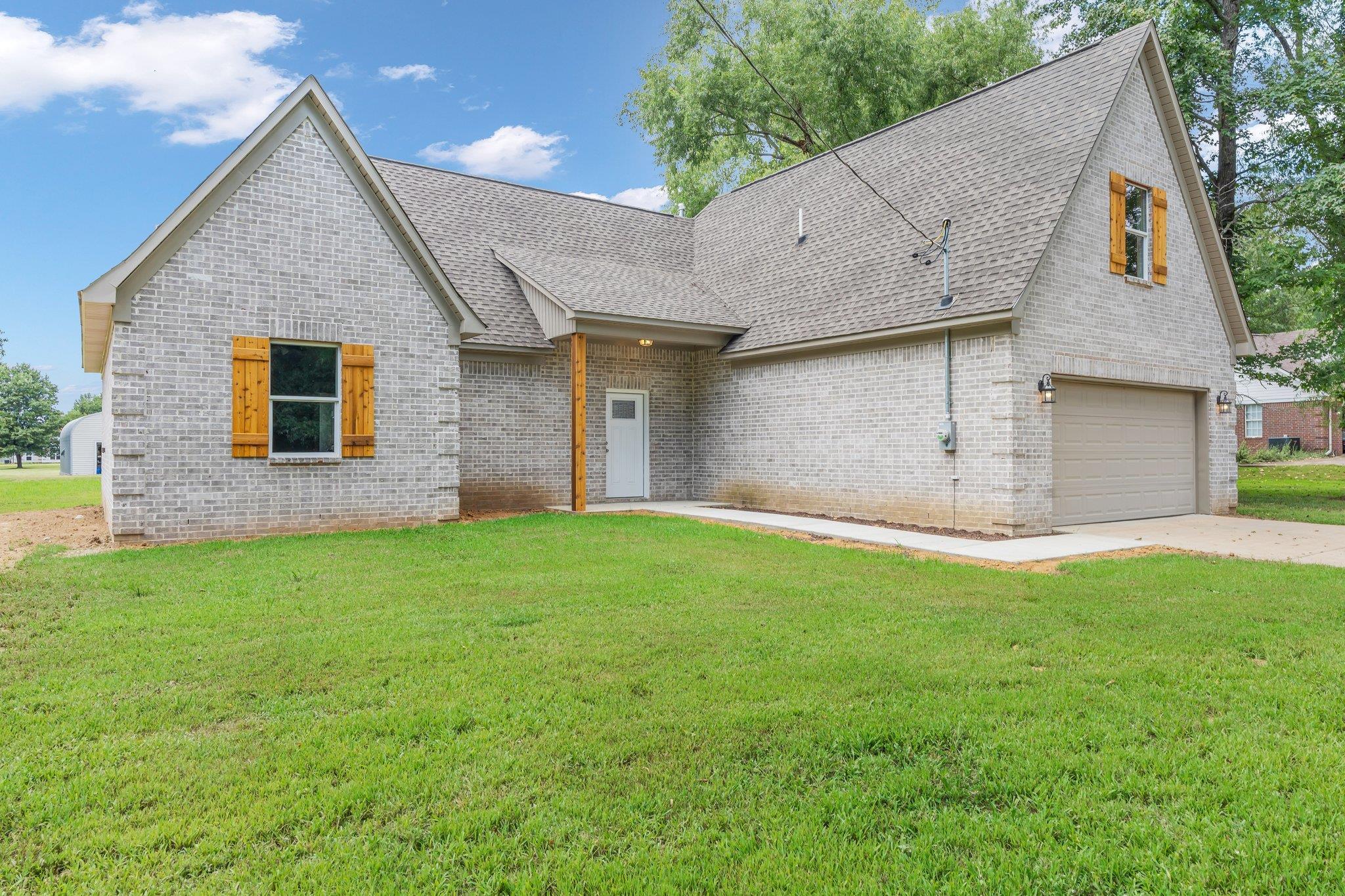 21 MABEL LN