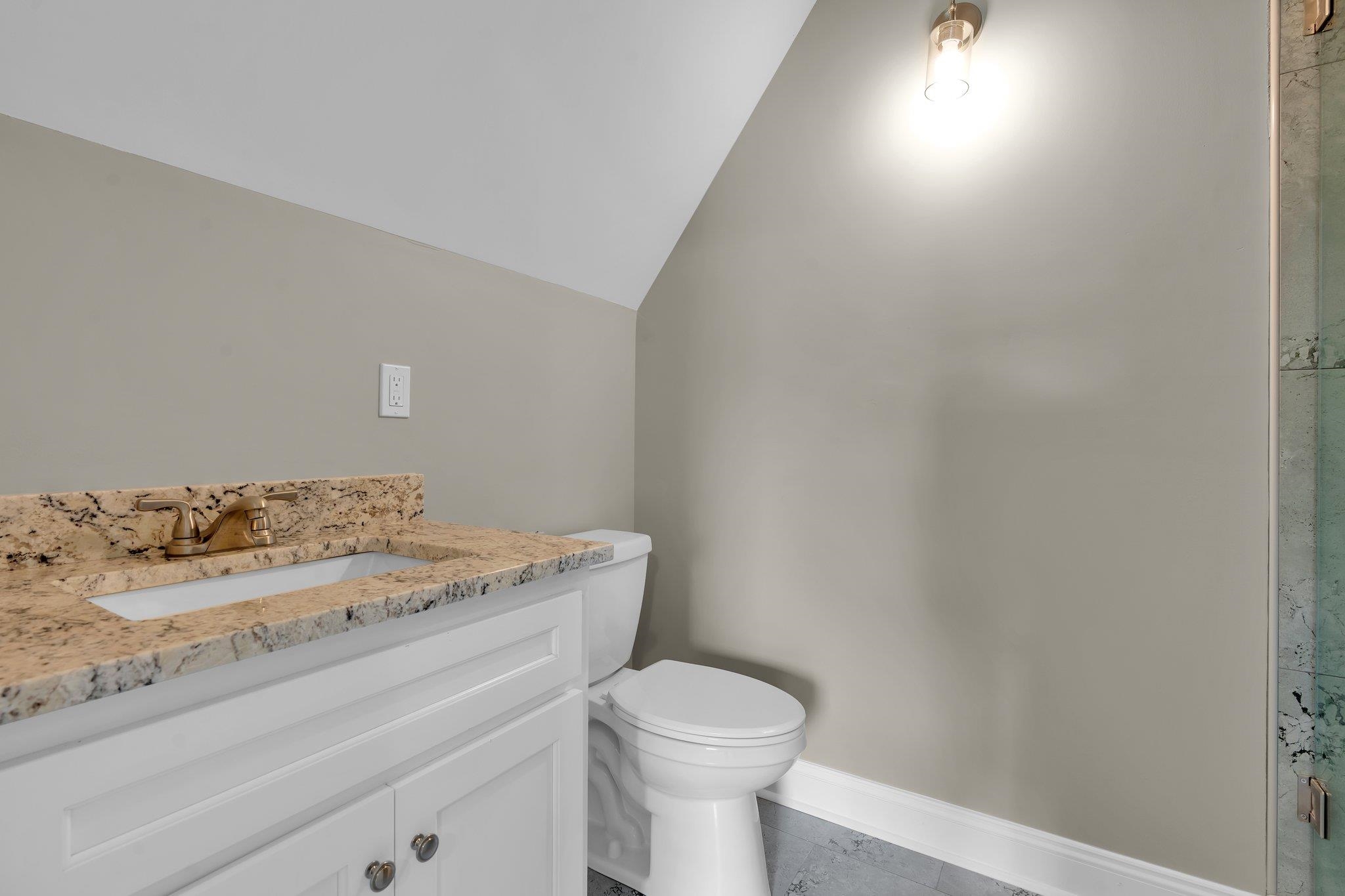 21 MABEL LN