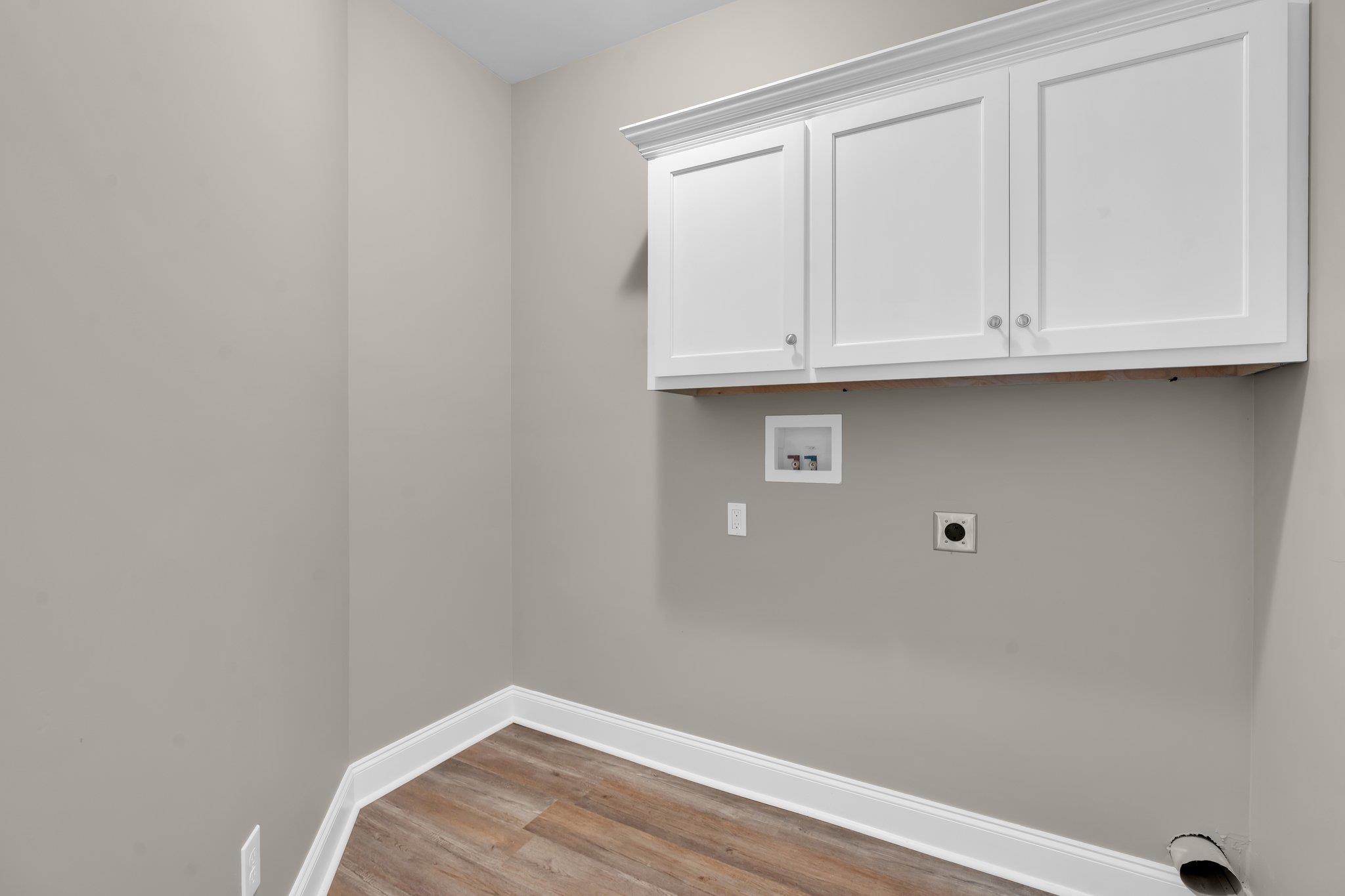 21 MABEL LN