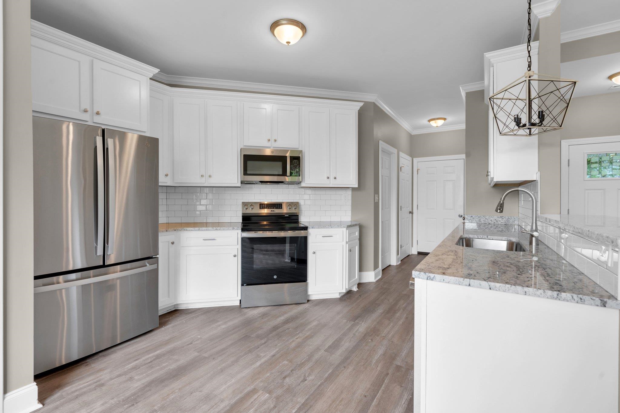 21 MABEL LN