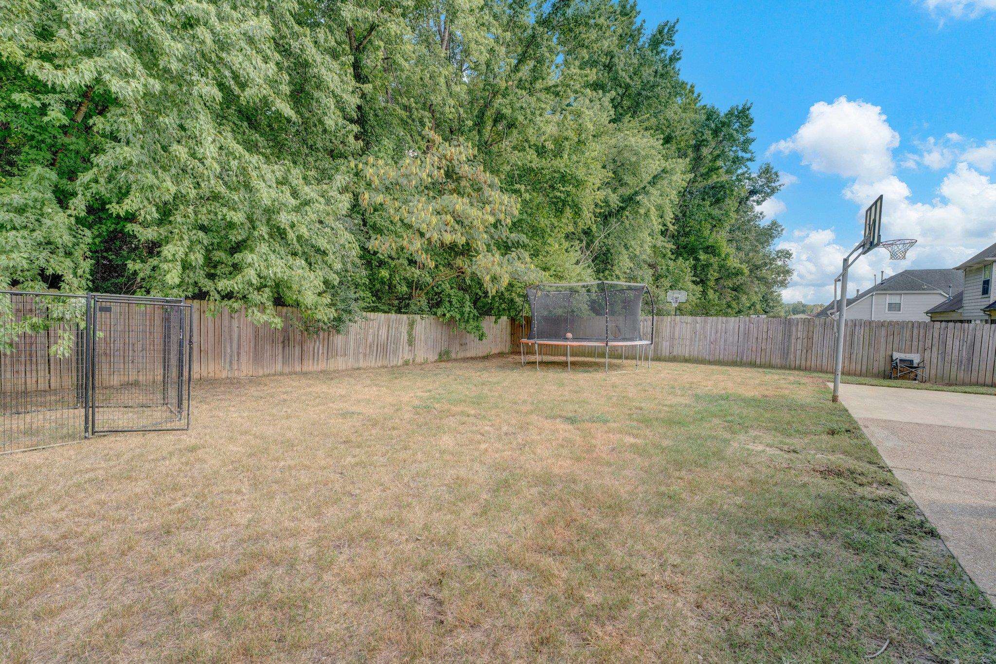 5390 HIDDEN MEADOWS DR