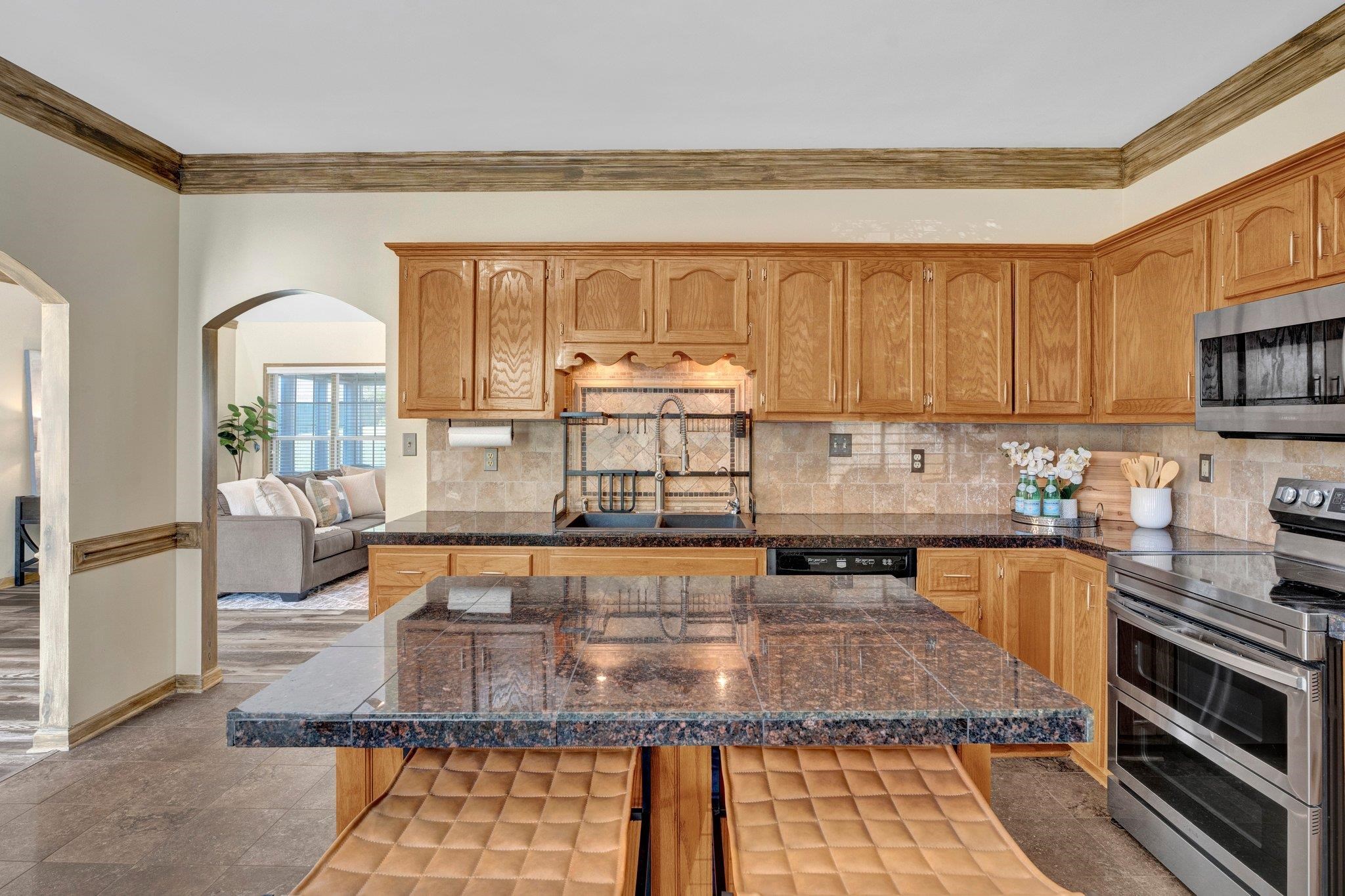 75 MABEL LN