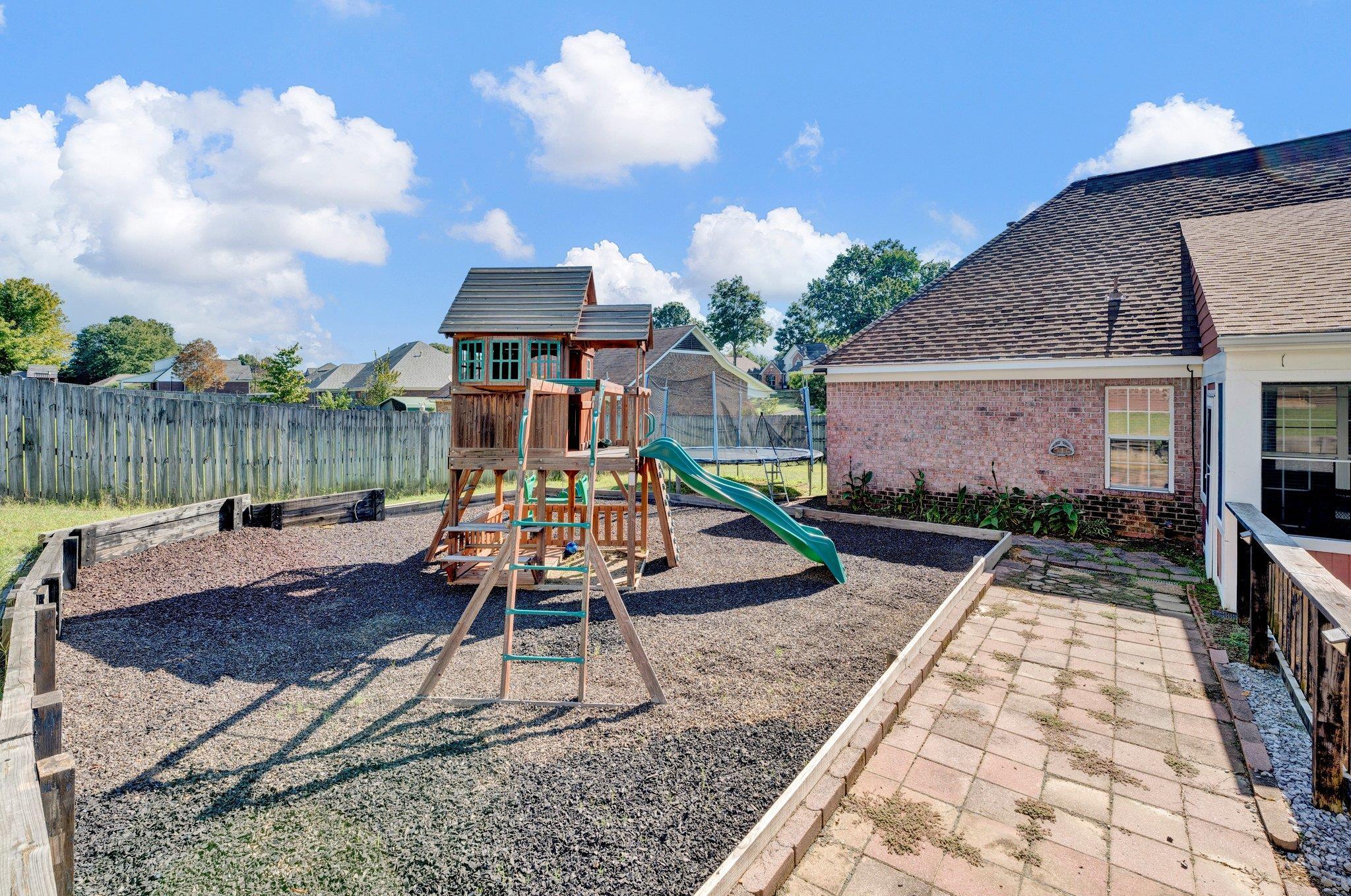 75 MABEL LN