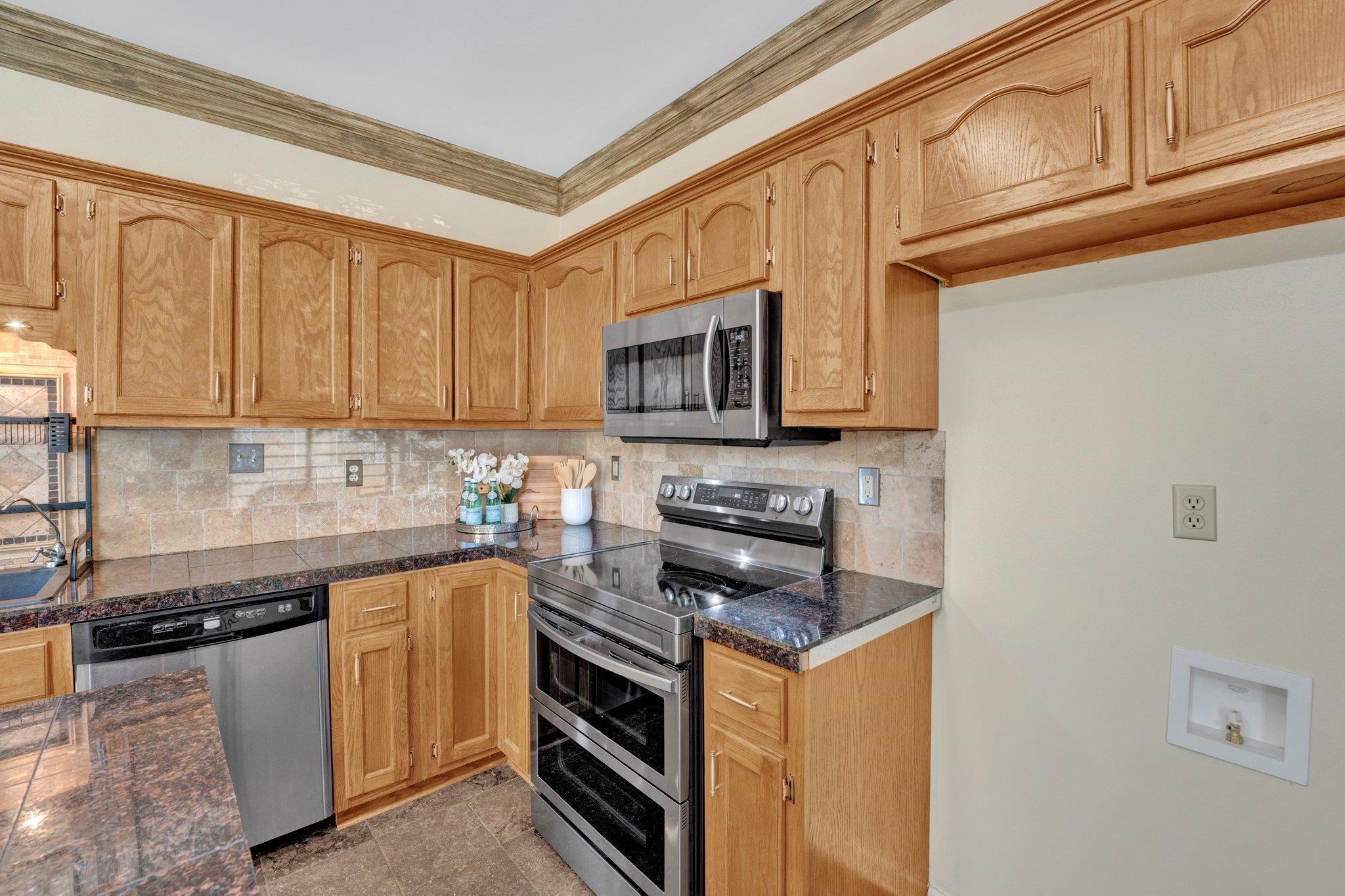 75 MABEL LN