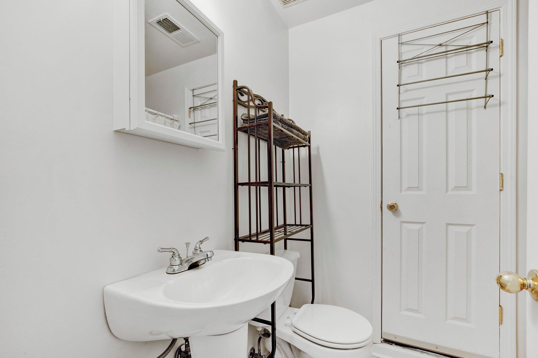 75 MABEL LN