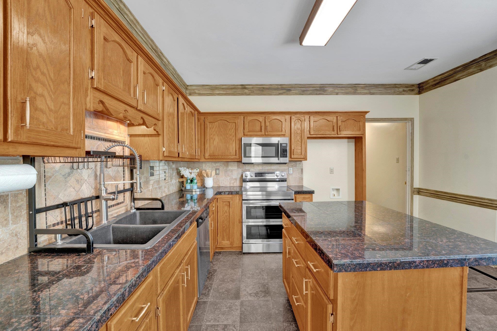 75 MABEL LN