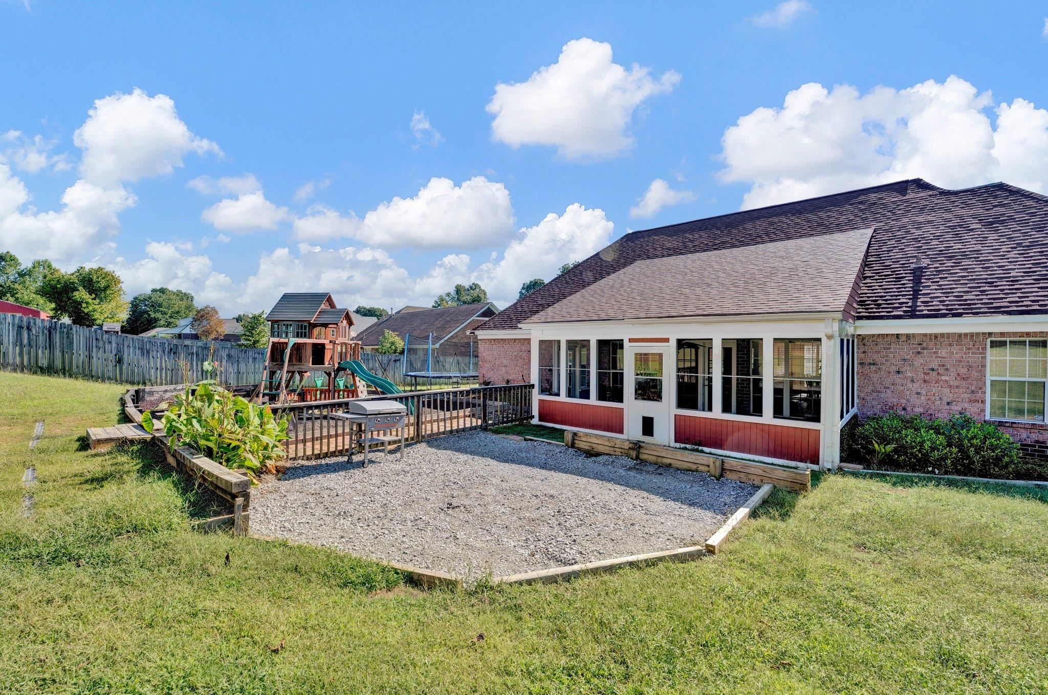 75 MABEL LN