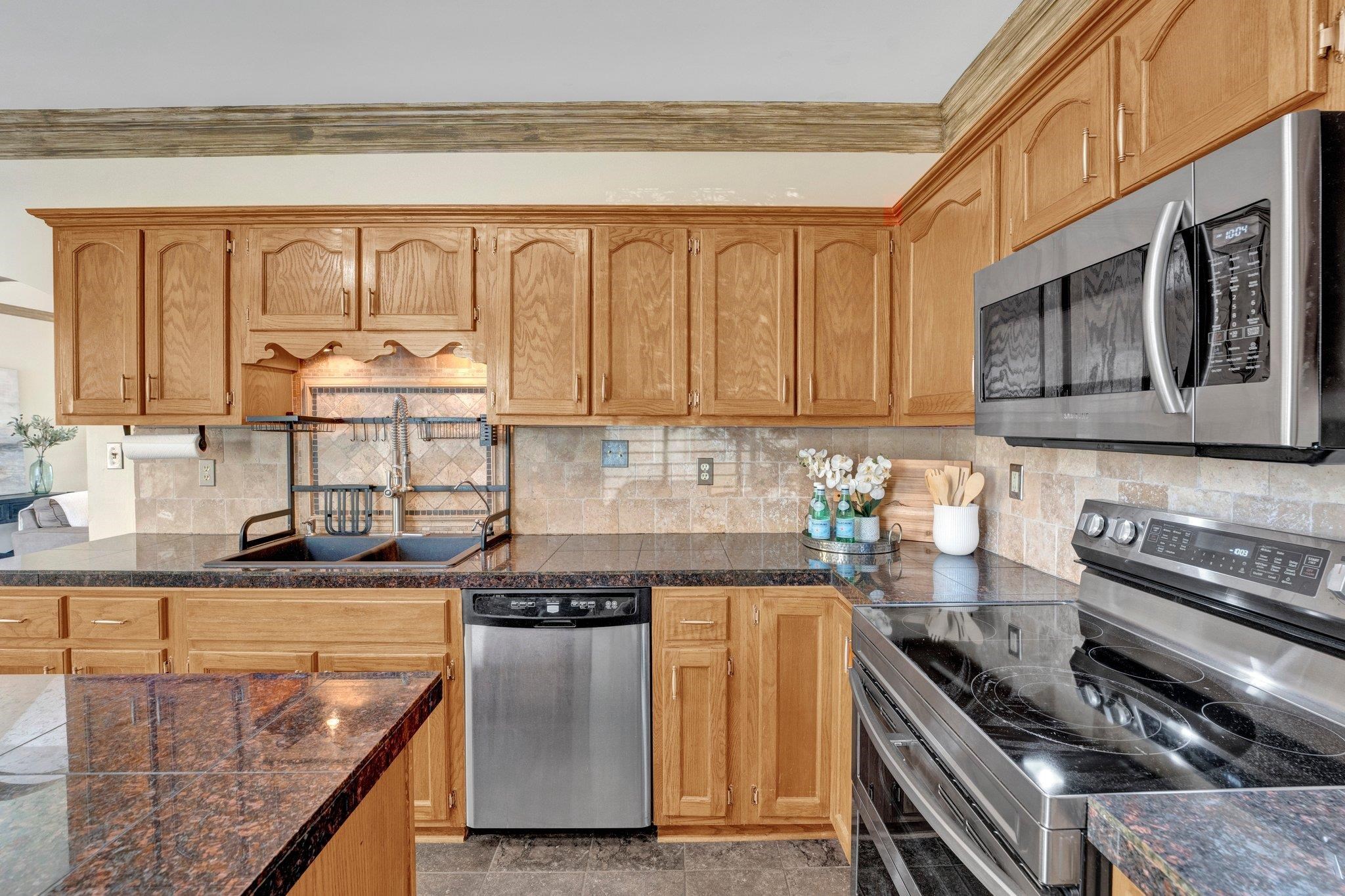 75 MABEL LN