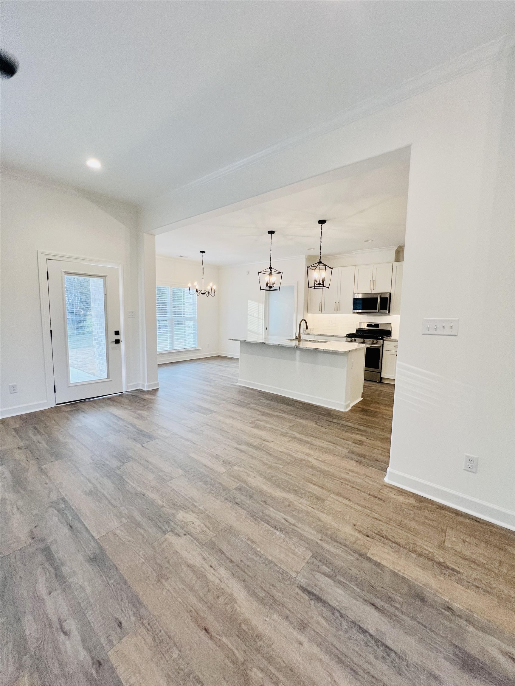 17 EDITH LN