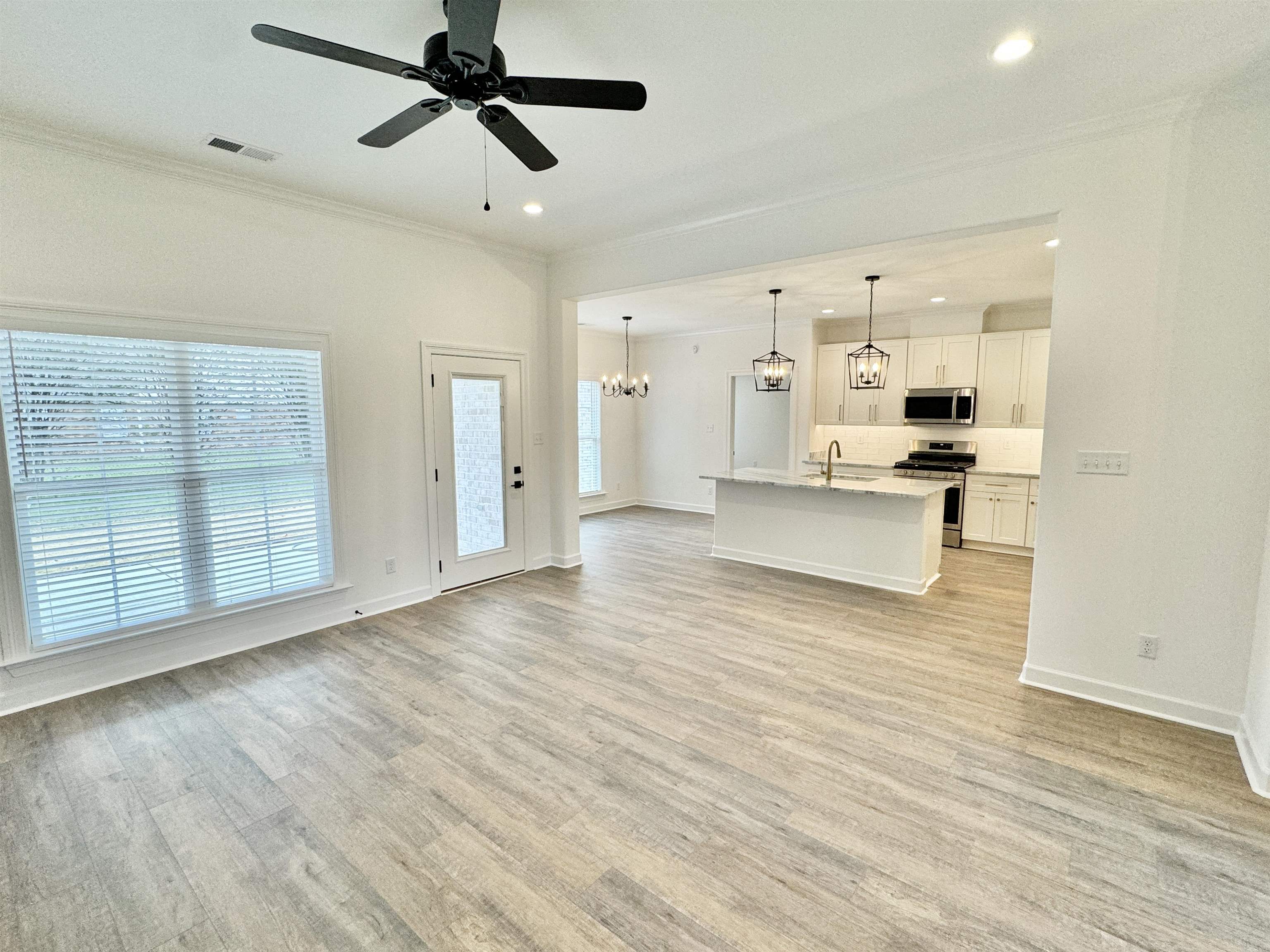 17 EDITH LN