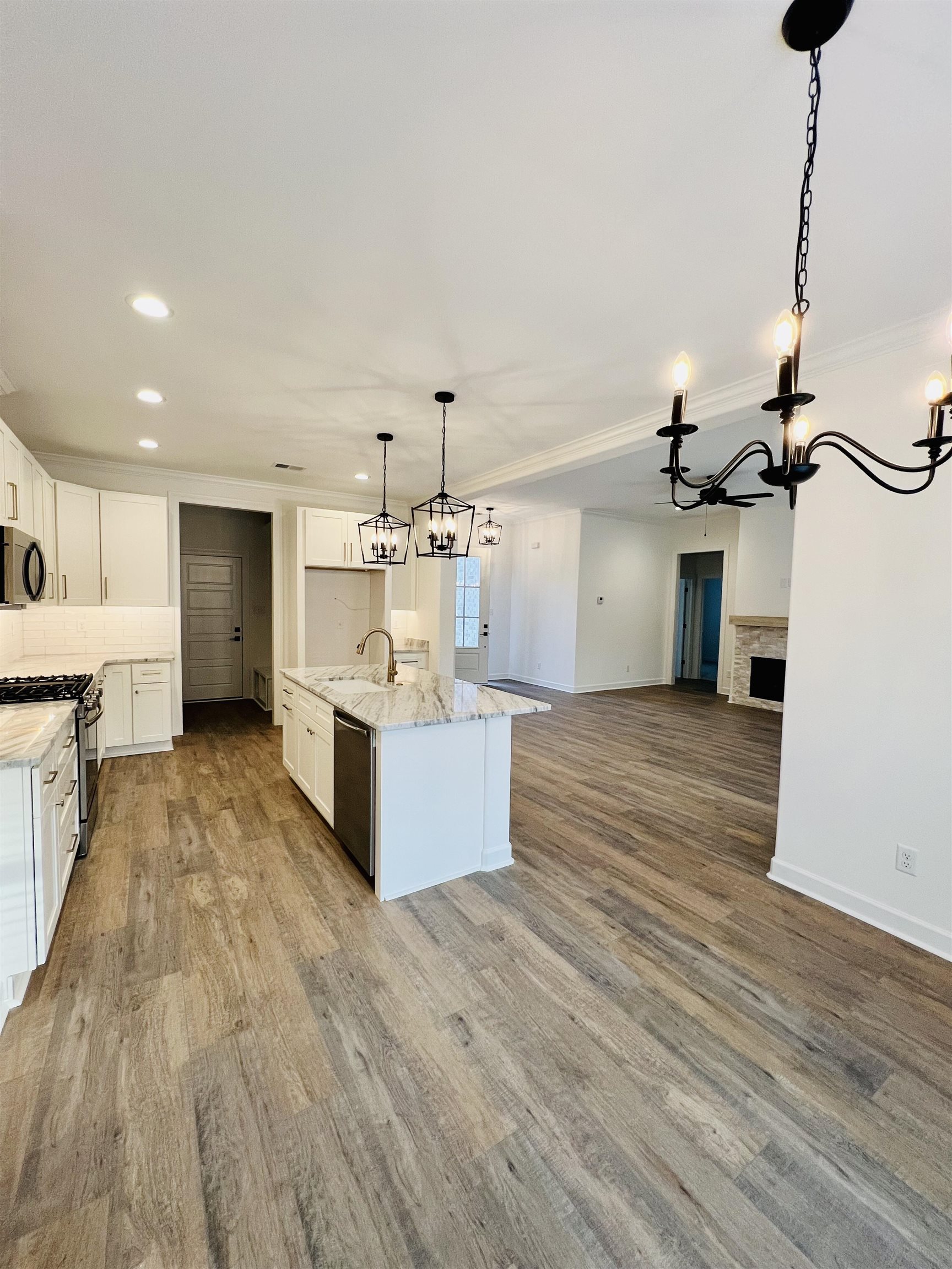 17 EDITH LN