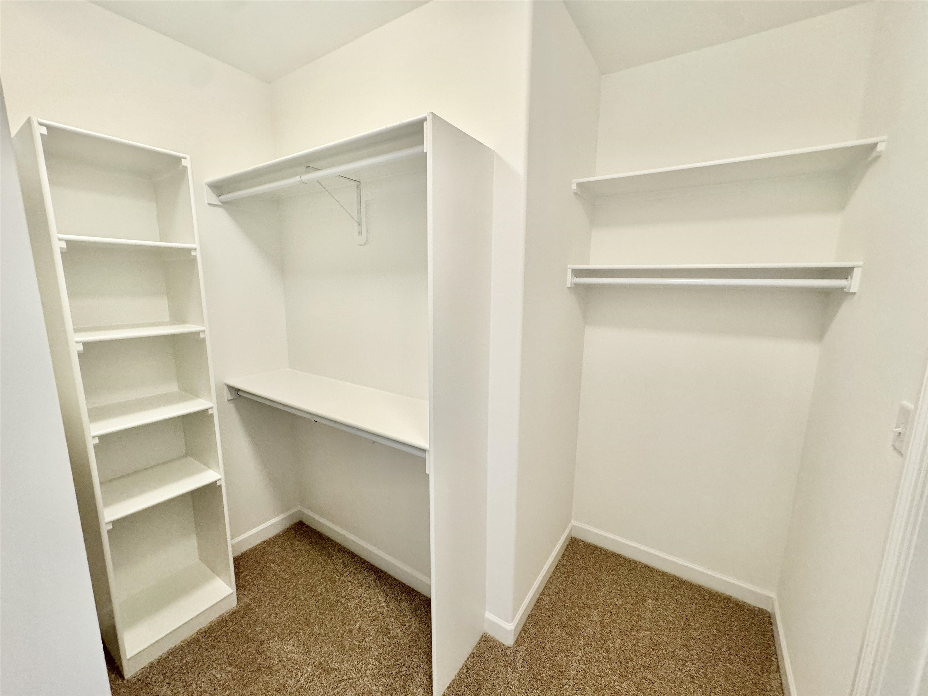 17 EDITH LN