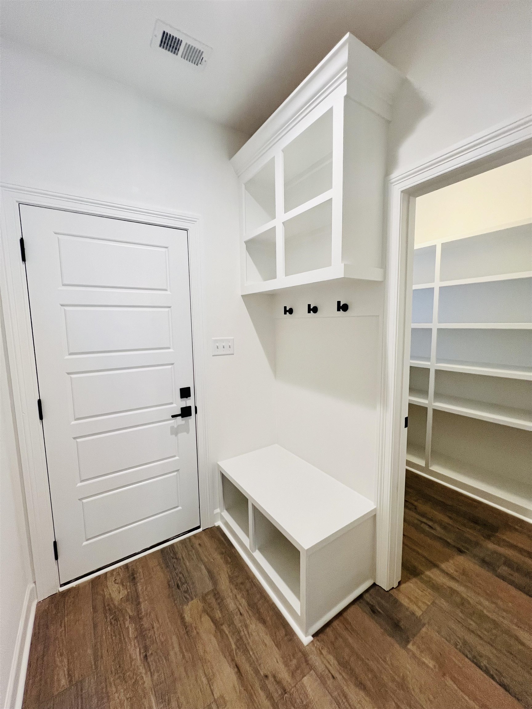 17 EDITH LN