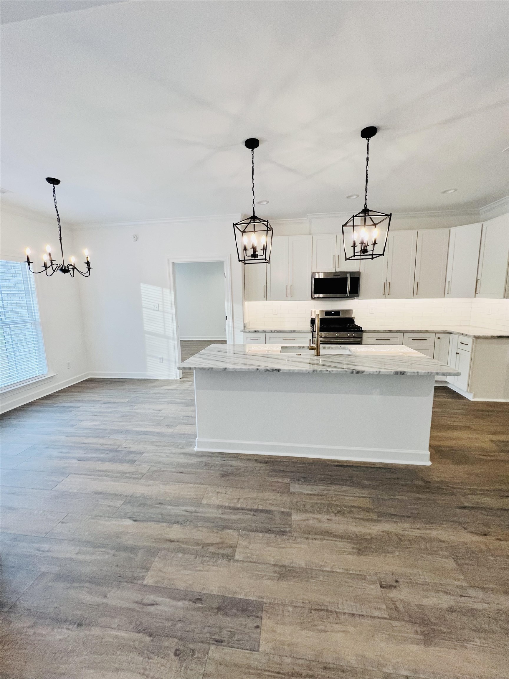 17 EDITH LN