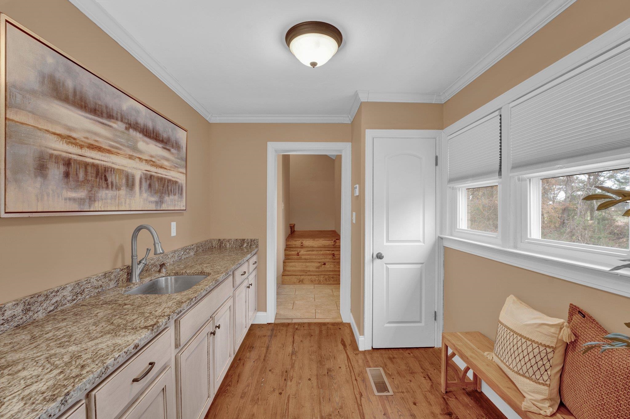 1060 BEAVER CREEK RD