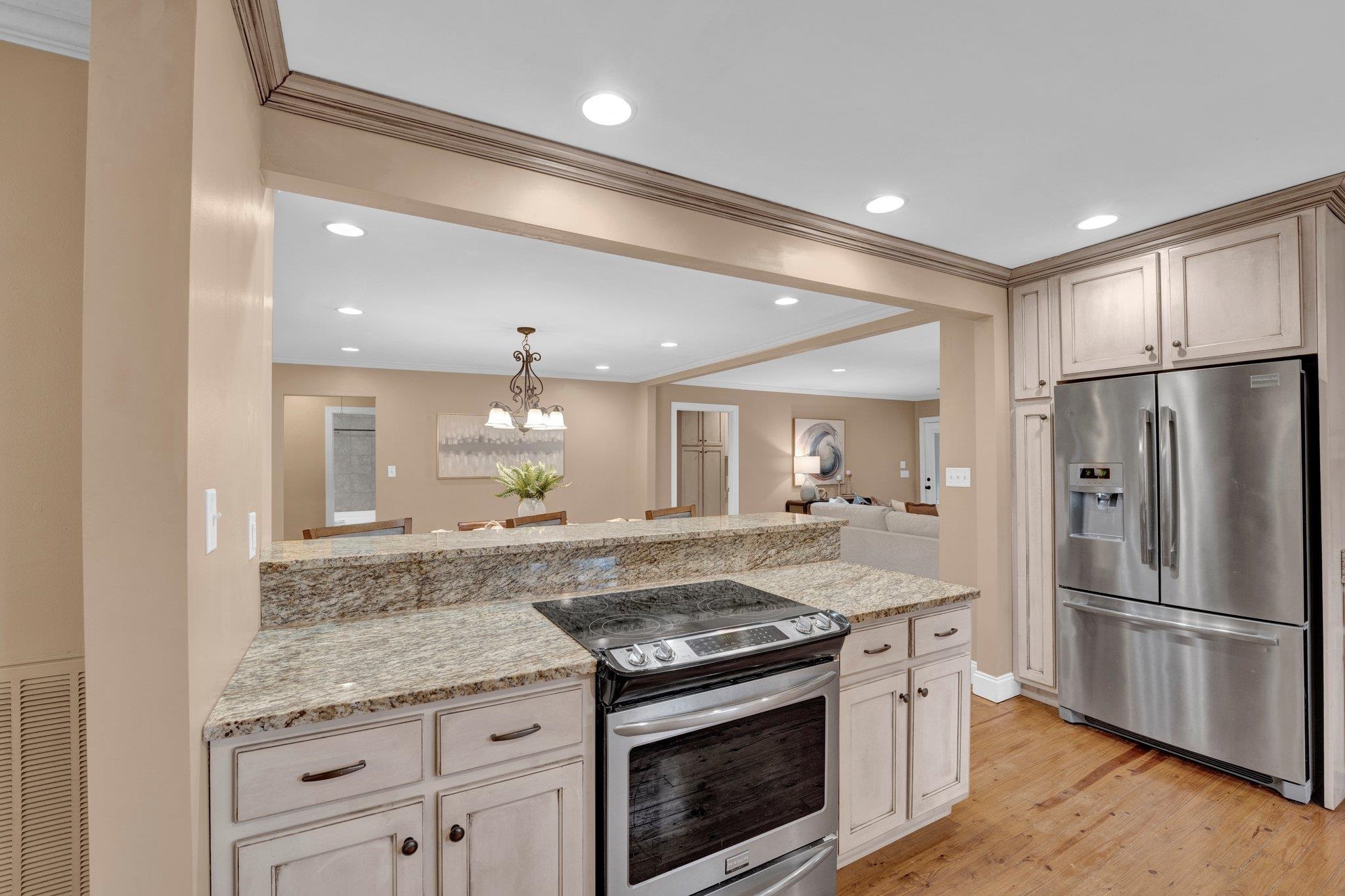 1060 BEAVER CREEK RD