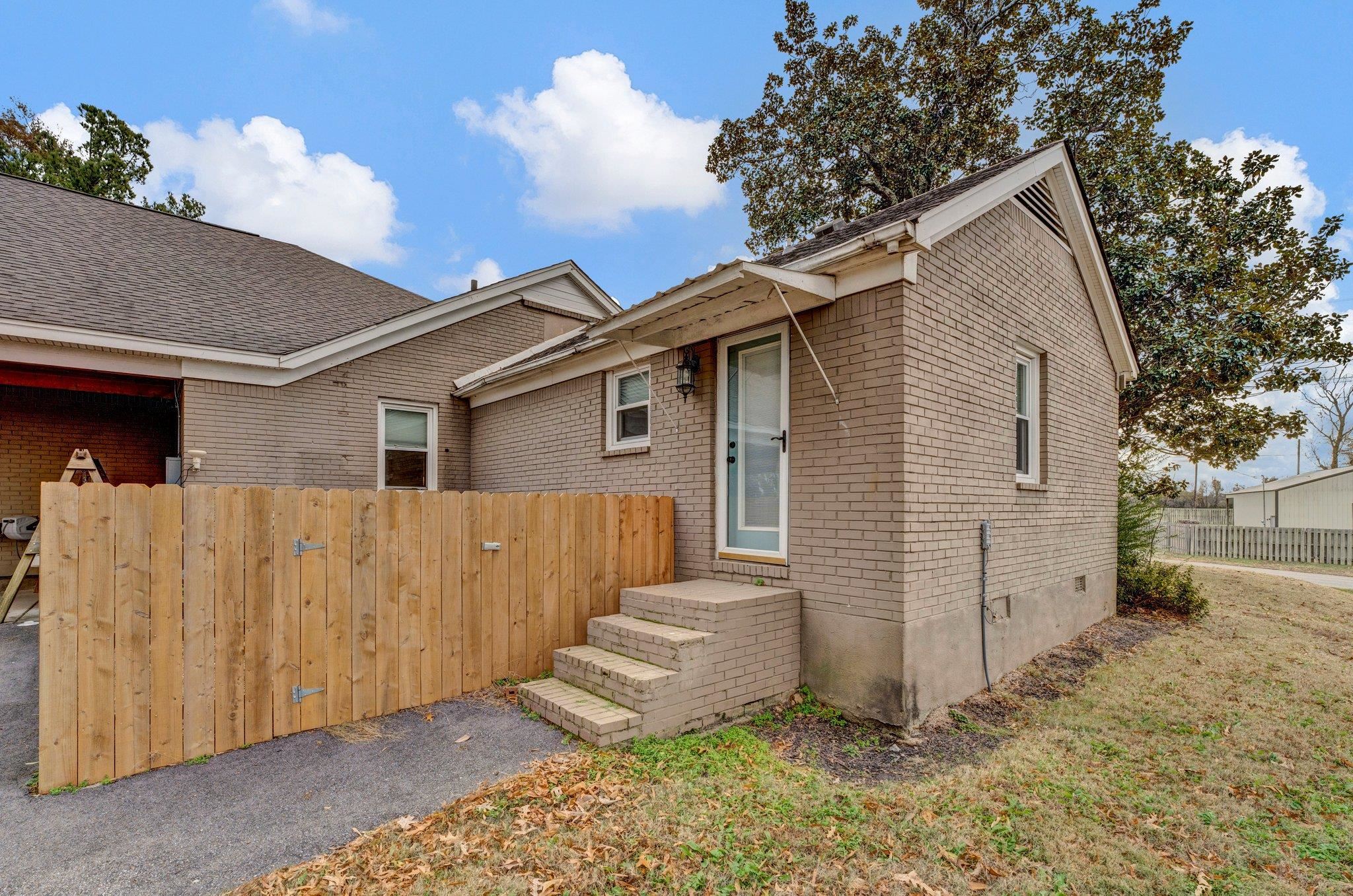 1060 BEAVER CREEK RD