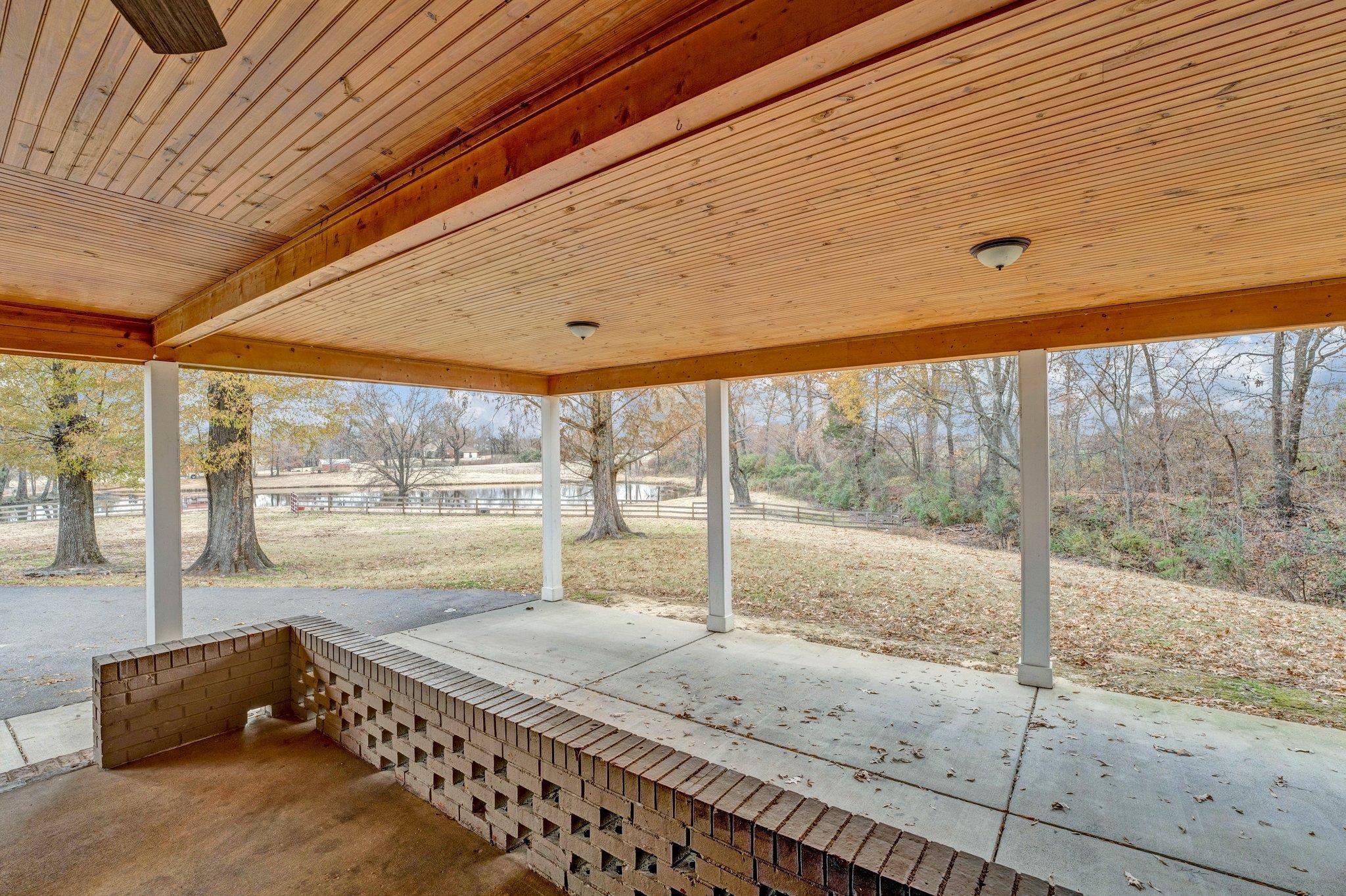 1060 BEAVER CREEK RD