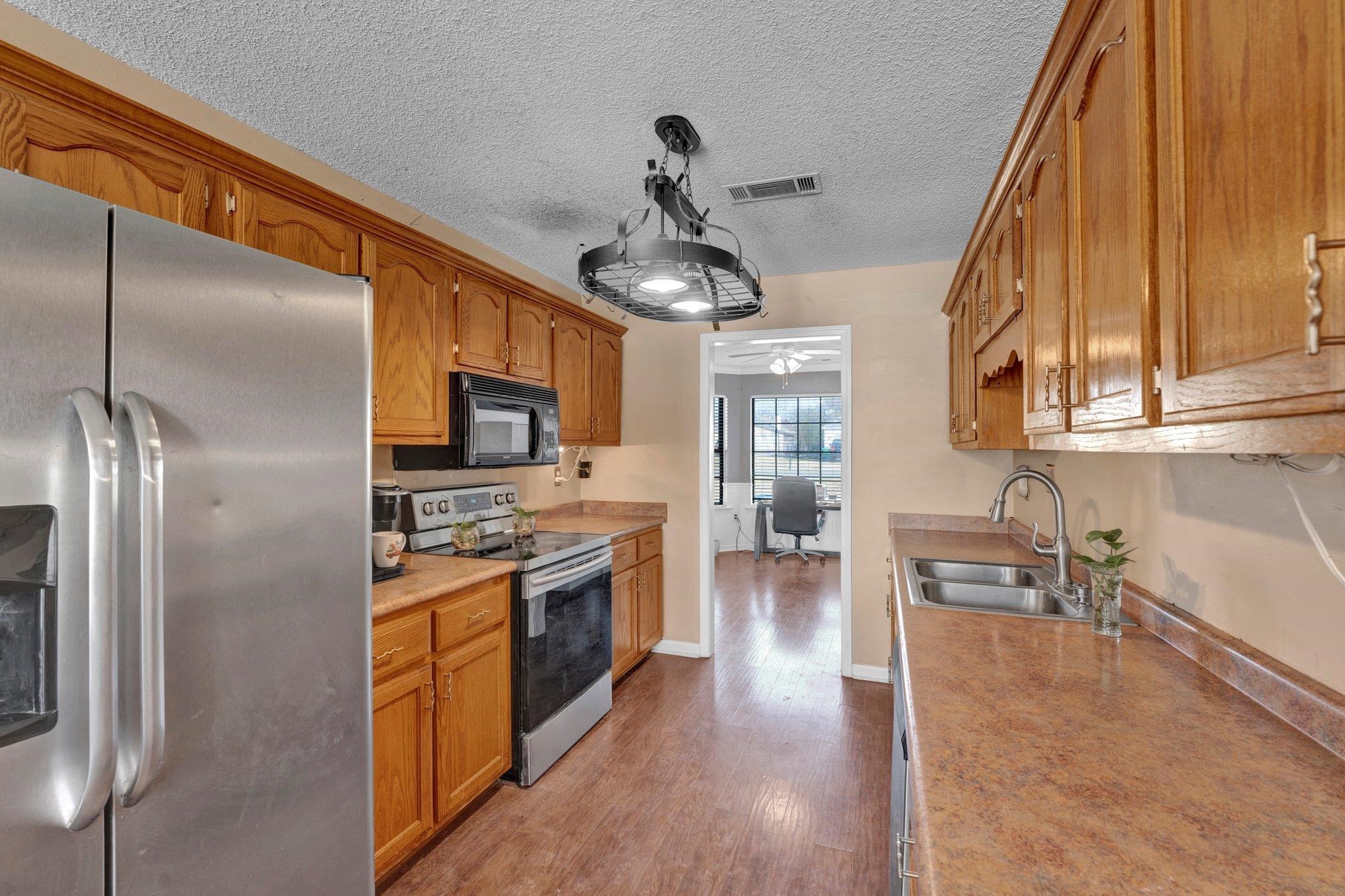 205 KATHLEEN DR