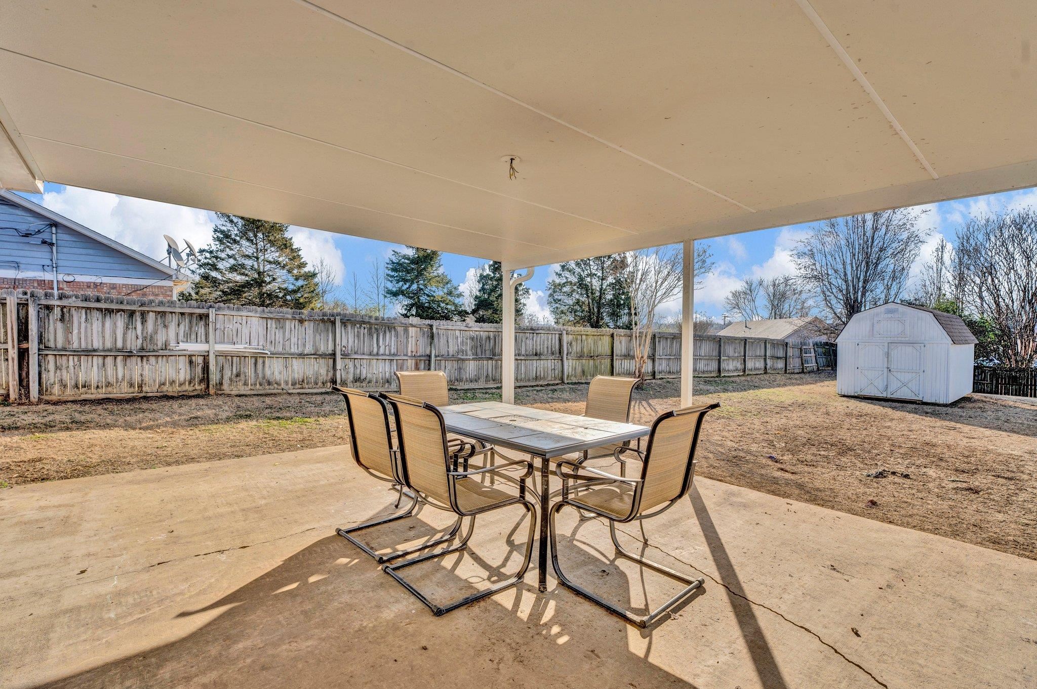 205 KATHLEEN DR
