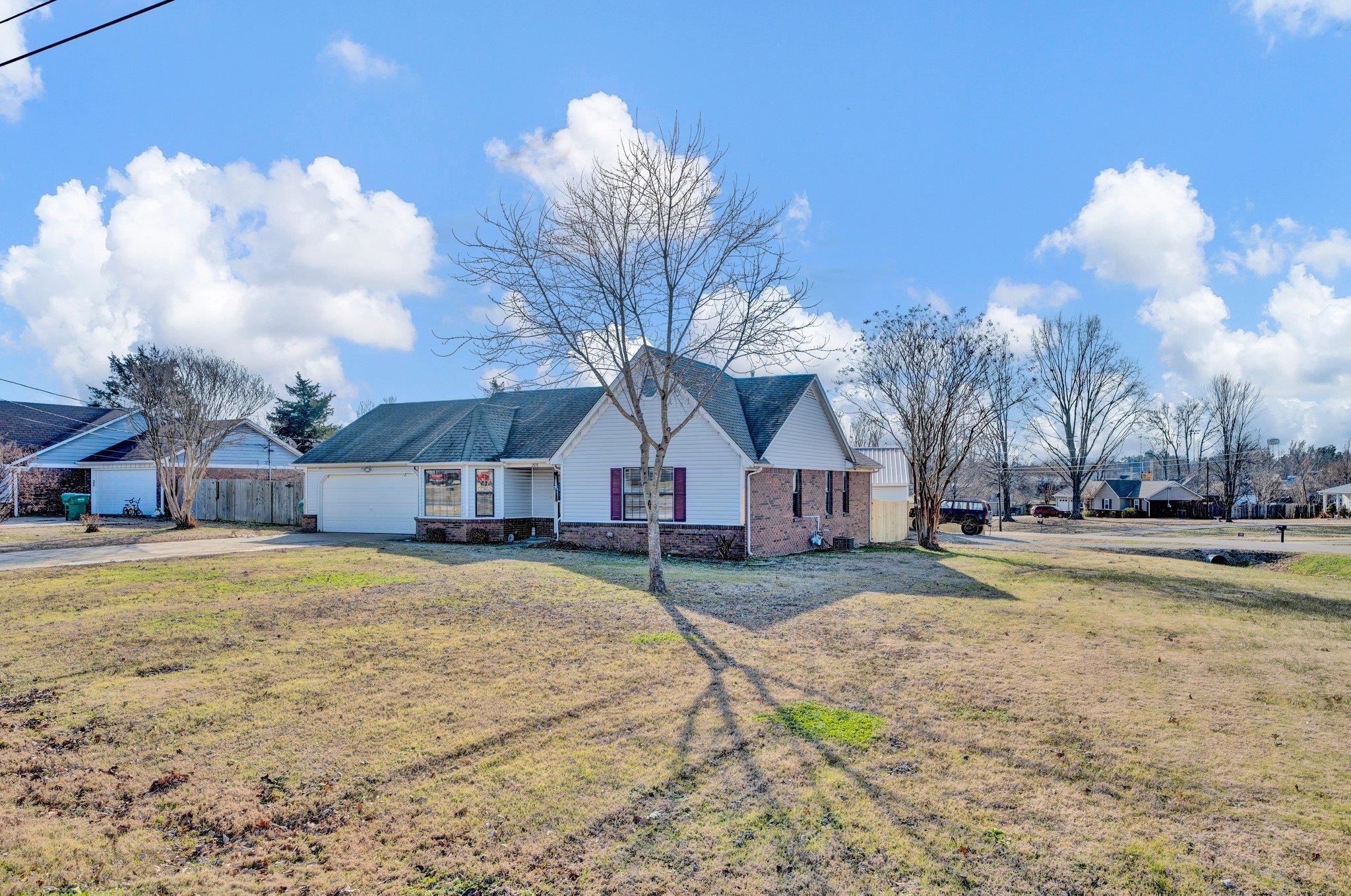 205 KATHLEEN DR