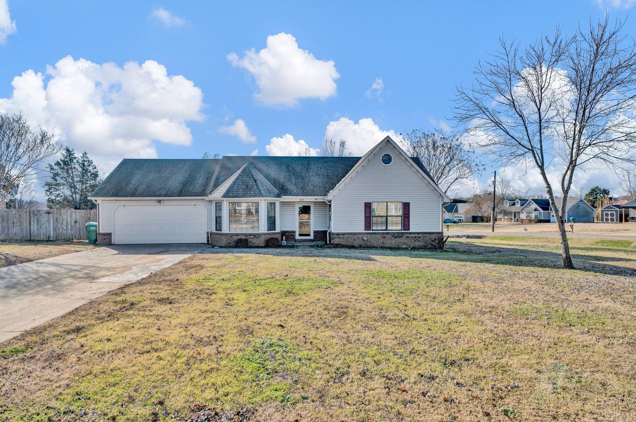 205 KATHLEEN DR