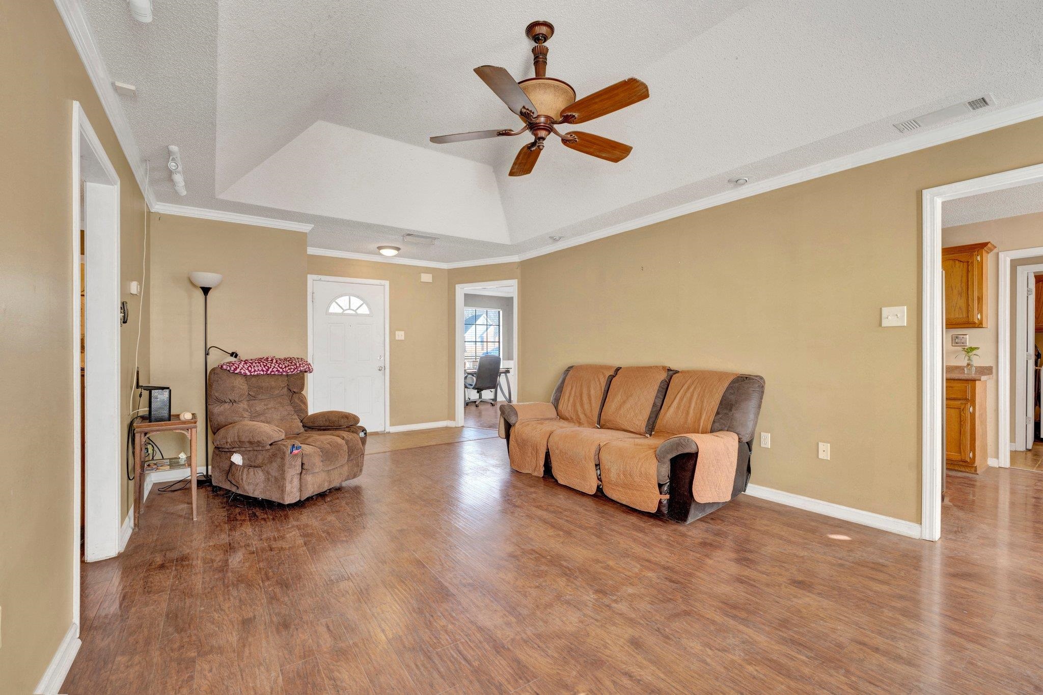 205 KATHLEEN DR