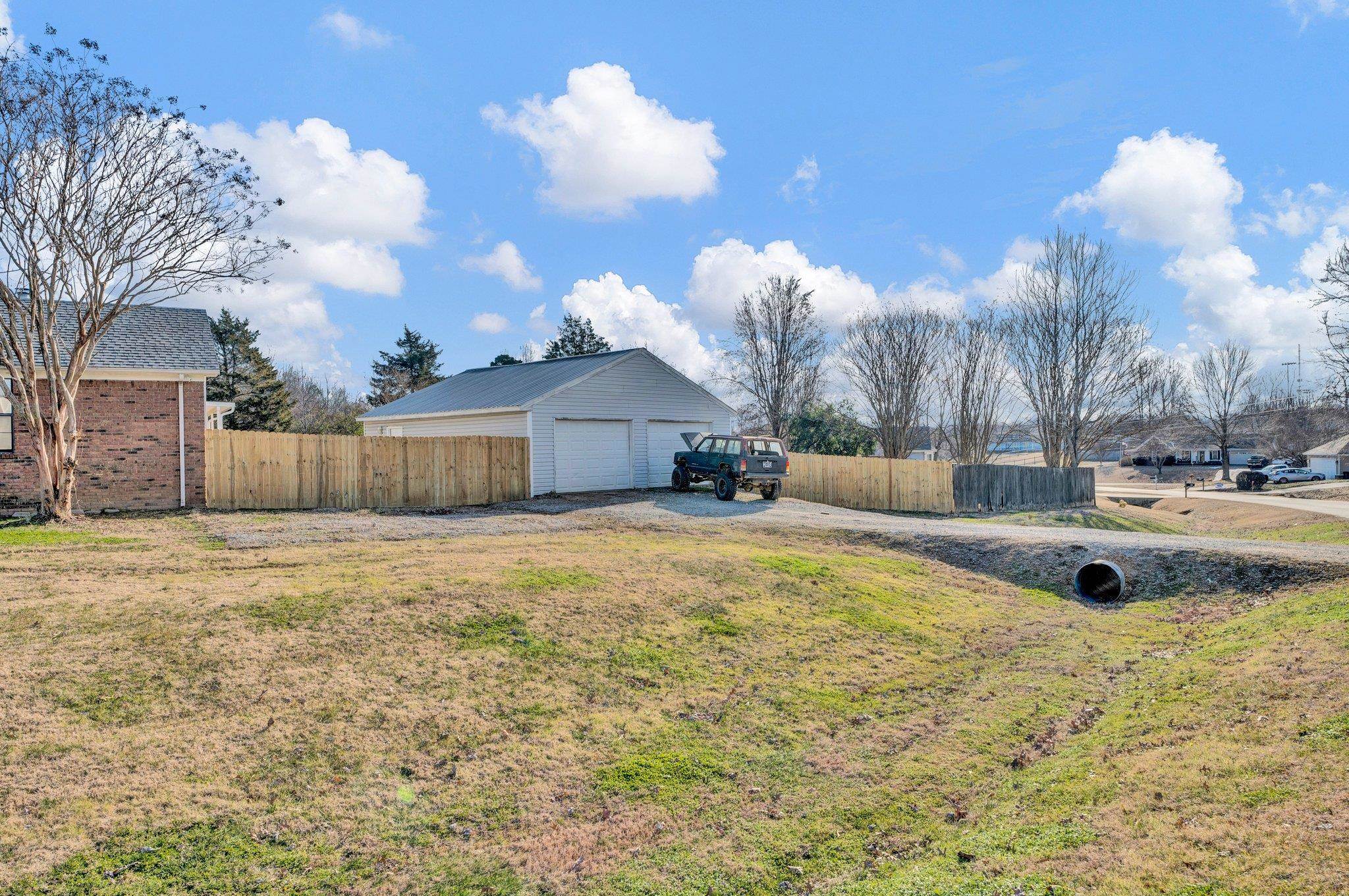 205 KATHLEEN DR