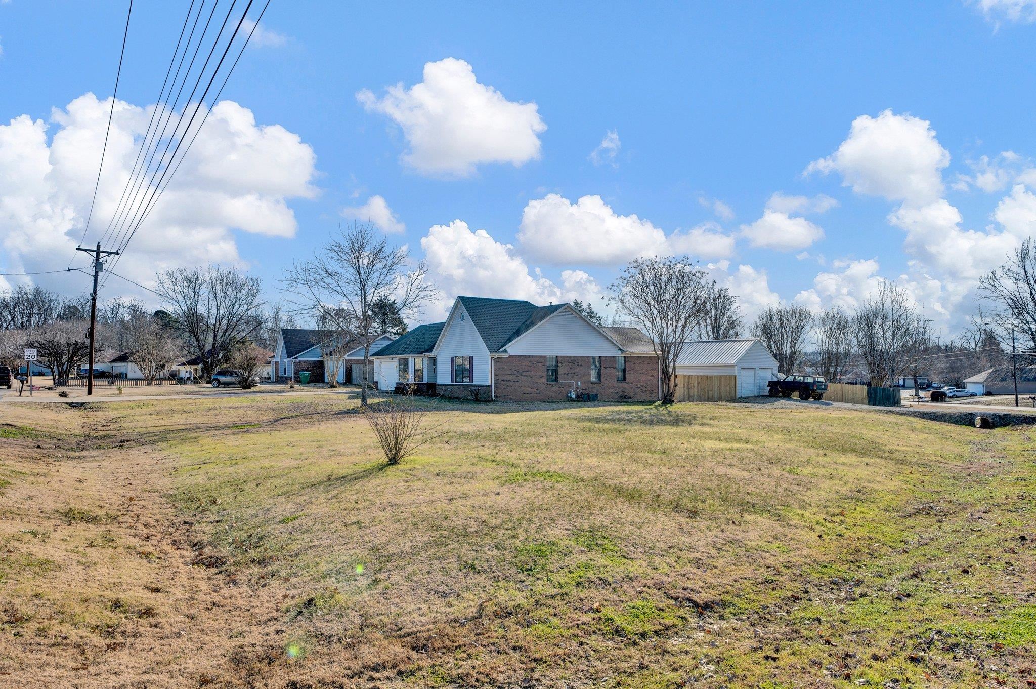 205 KATHLEEN DR