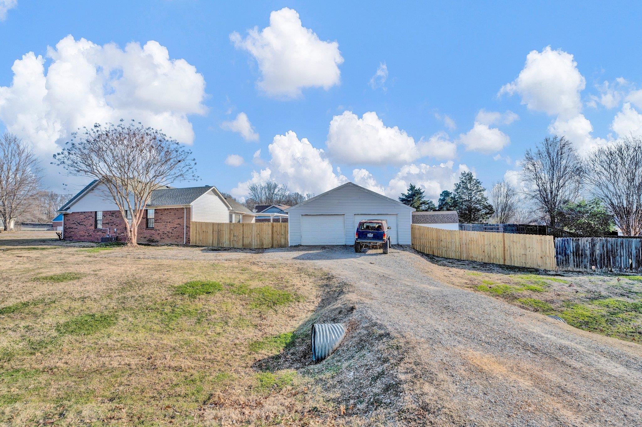 205 KATHLEEN DR